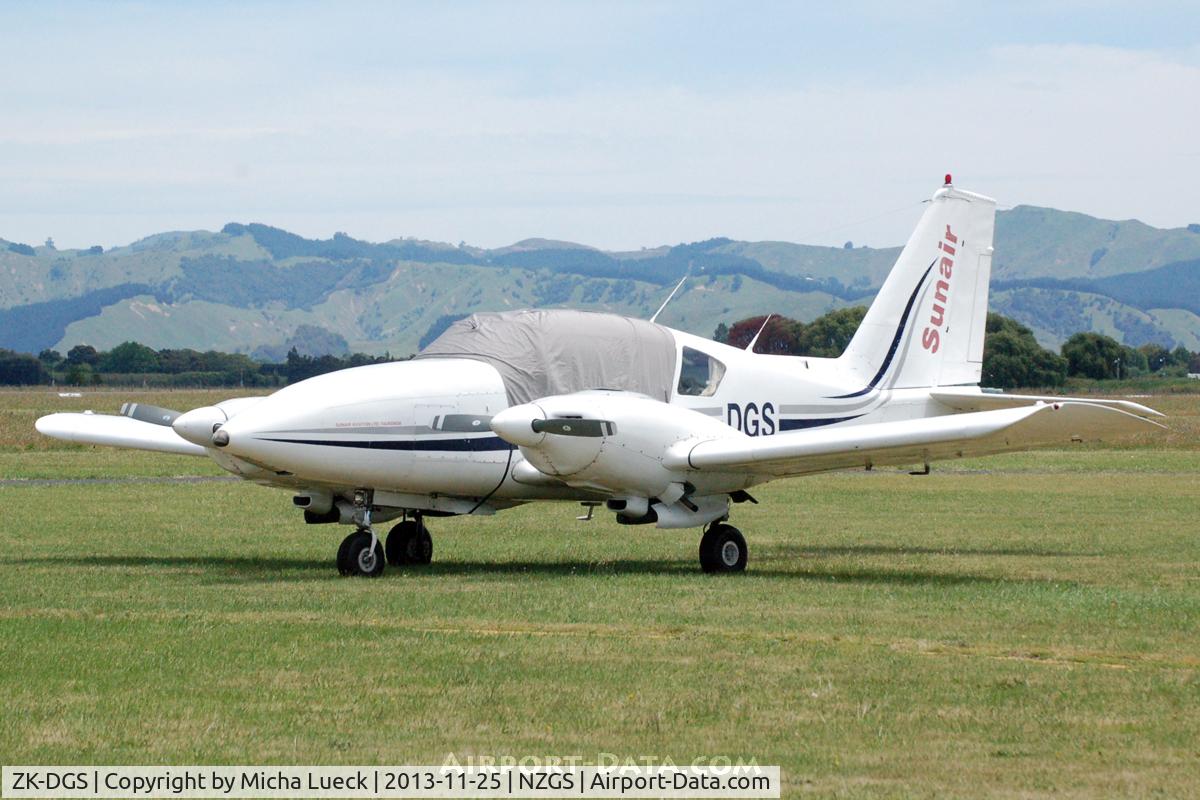 ZK-DGS, Piper PA-23-250 C/N 27-7304959, At Gisborne