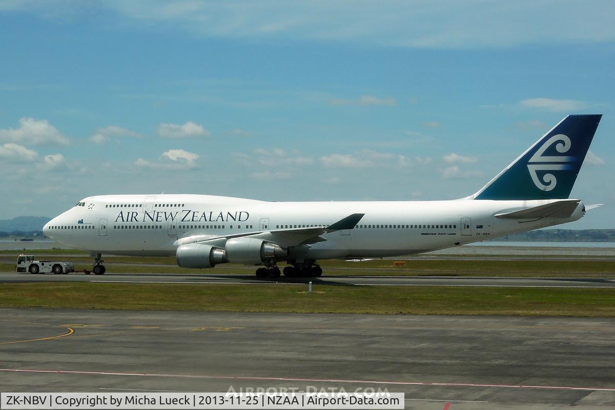 ZK-NBV, 1998 Boeing 747-419 C/N 26910, At Auckland