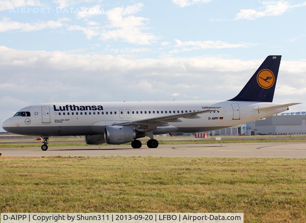 D-AIPP, 1990 Airbus A320-211 C/N 110, Taxiing to the Terminal...