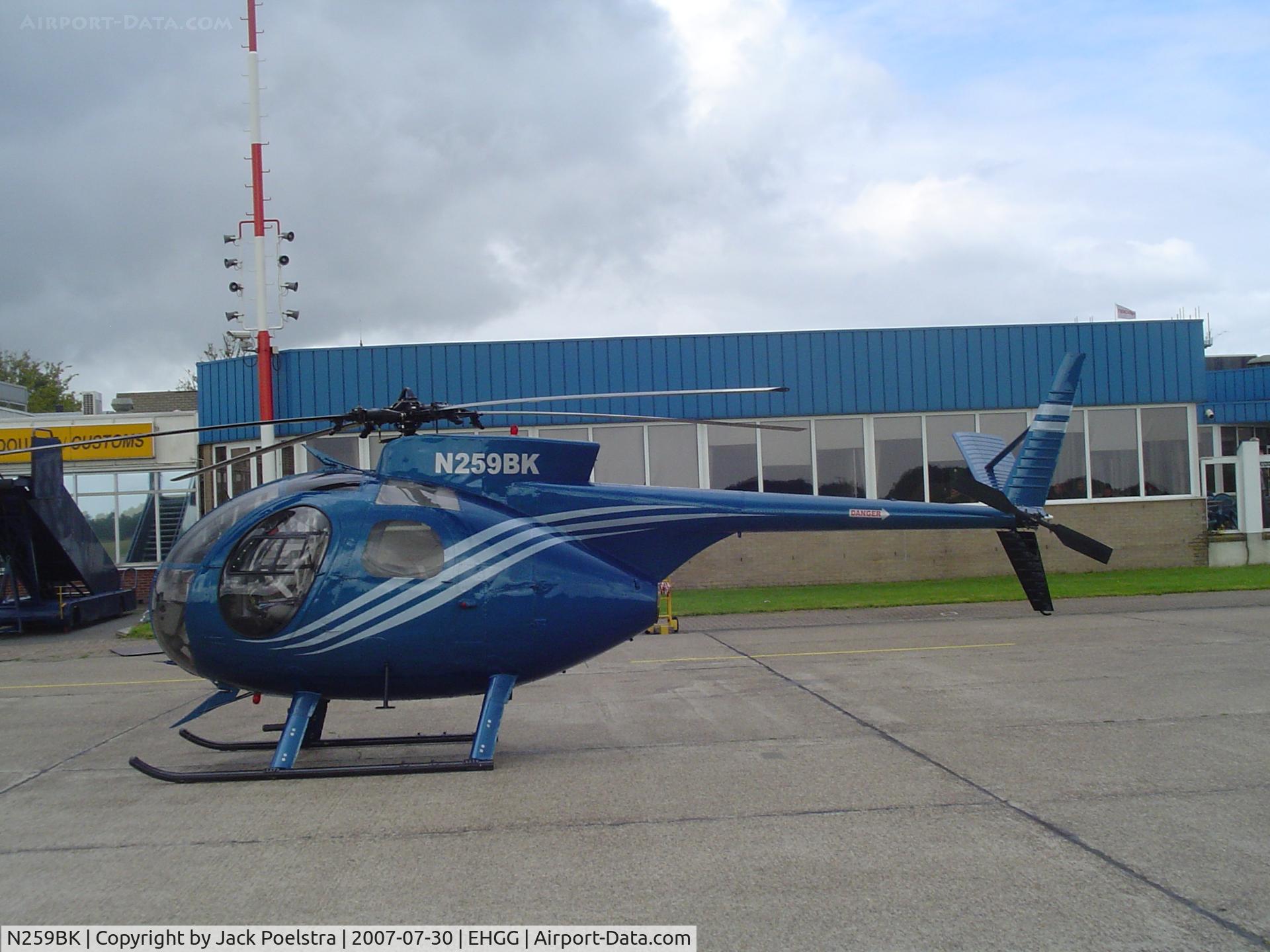 N259BK, 1970 Hughes 369A C/N 301376, Hughes at ramp GRQ