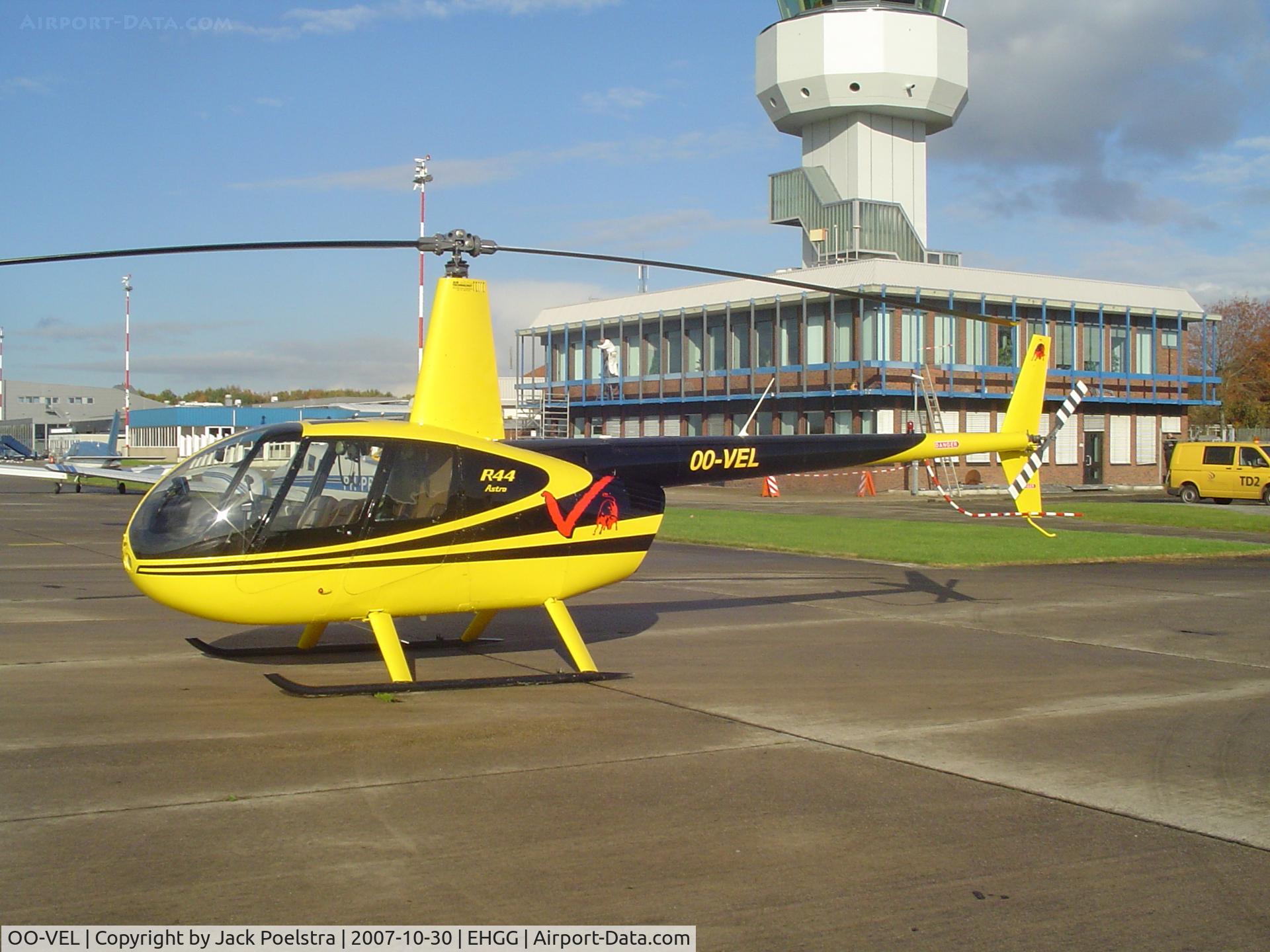 OO-VEL, 1998 Robinson R44 Astro C/N 0538, OO-VEL Groningen airport