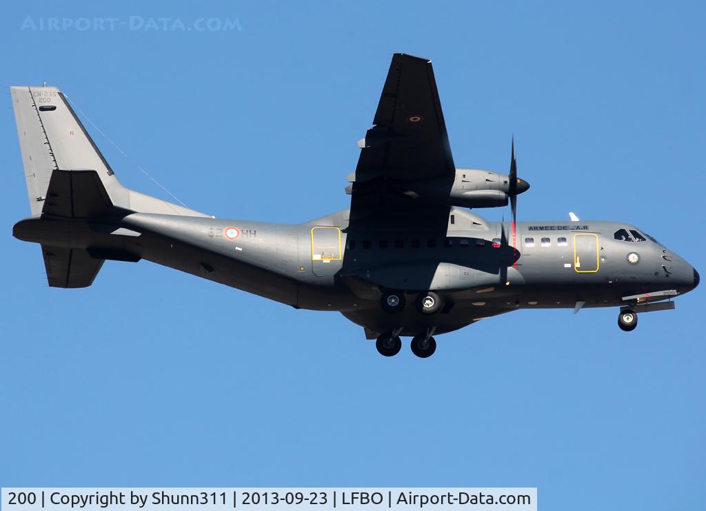 200, 2013 CASA CN-235-300M C/N C200, Landing rwy 14L