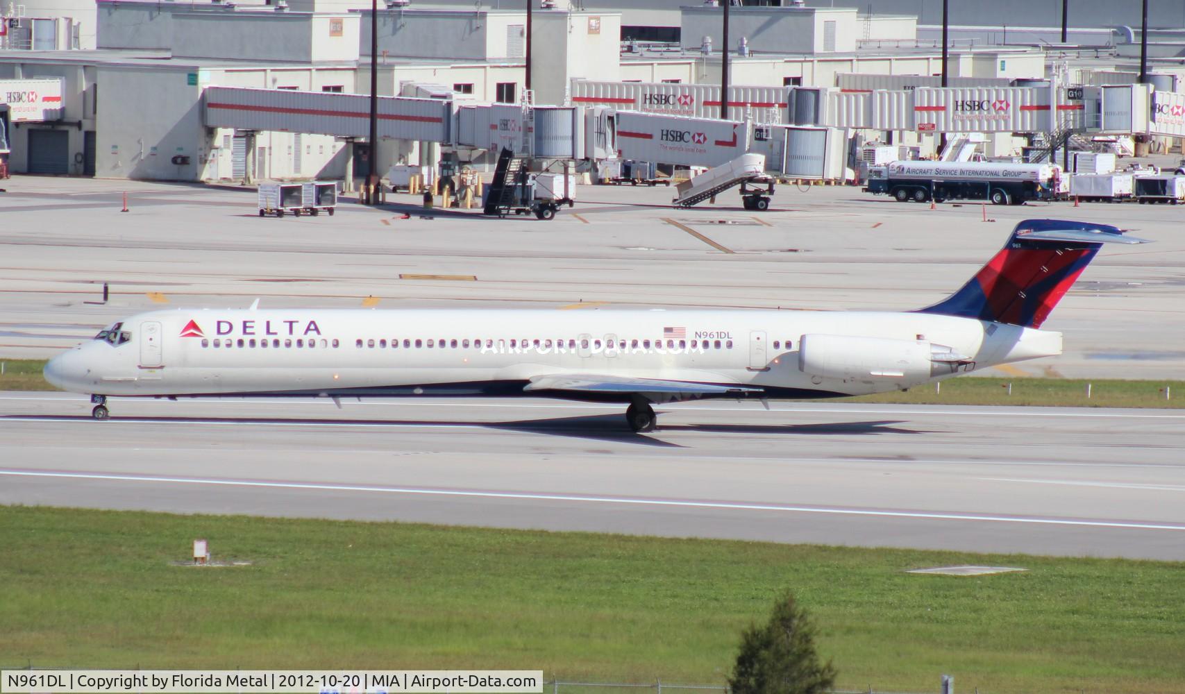 N961DL, 1990 McDonnell Douglas MD-88 C/N 49980, Delta MD-88
