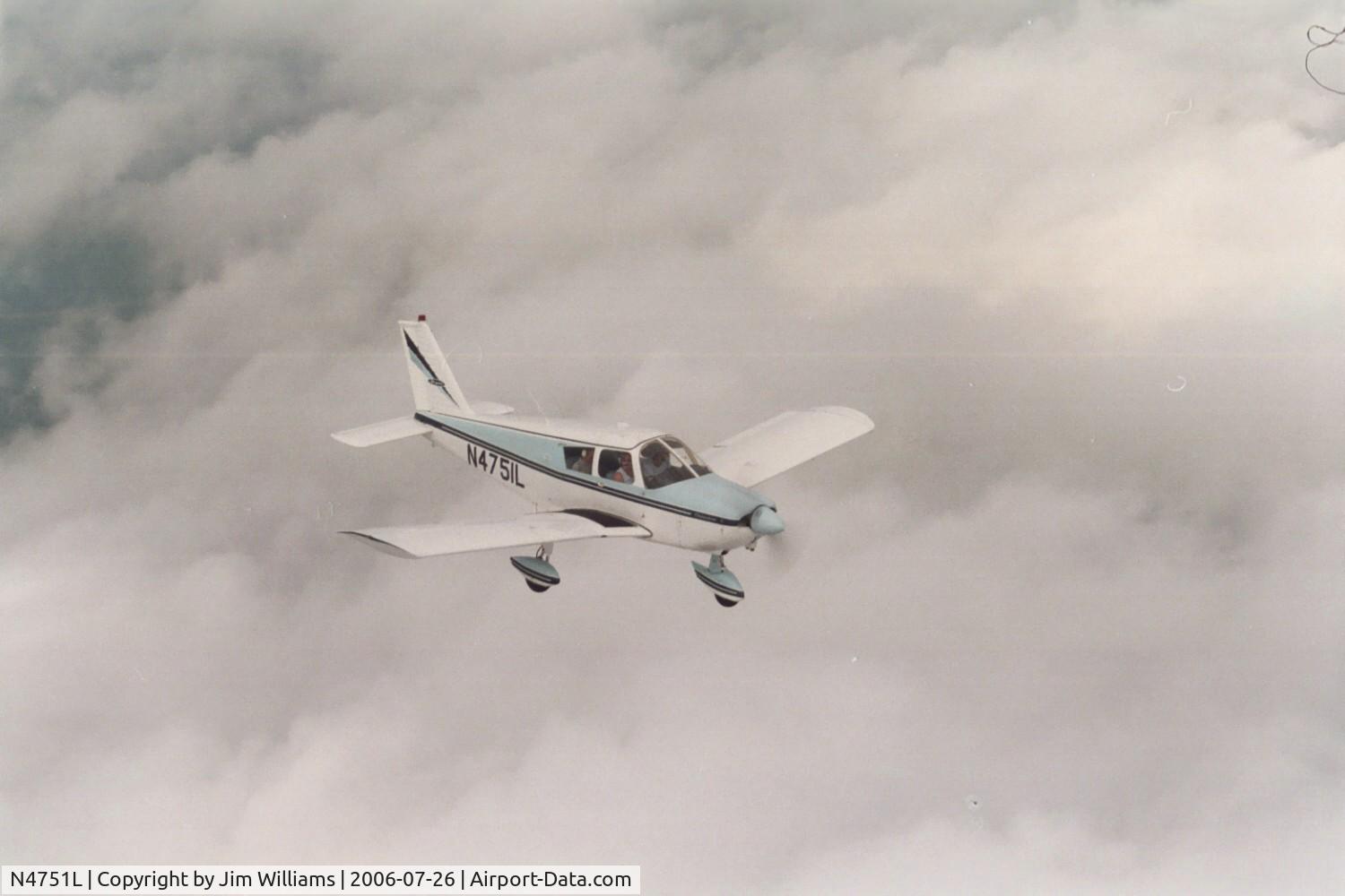 N4751L, 1967 Piper PA-28-180 C/N 28-4080, Enroute to OSH, 2006.