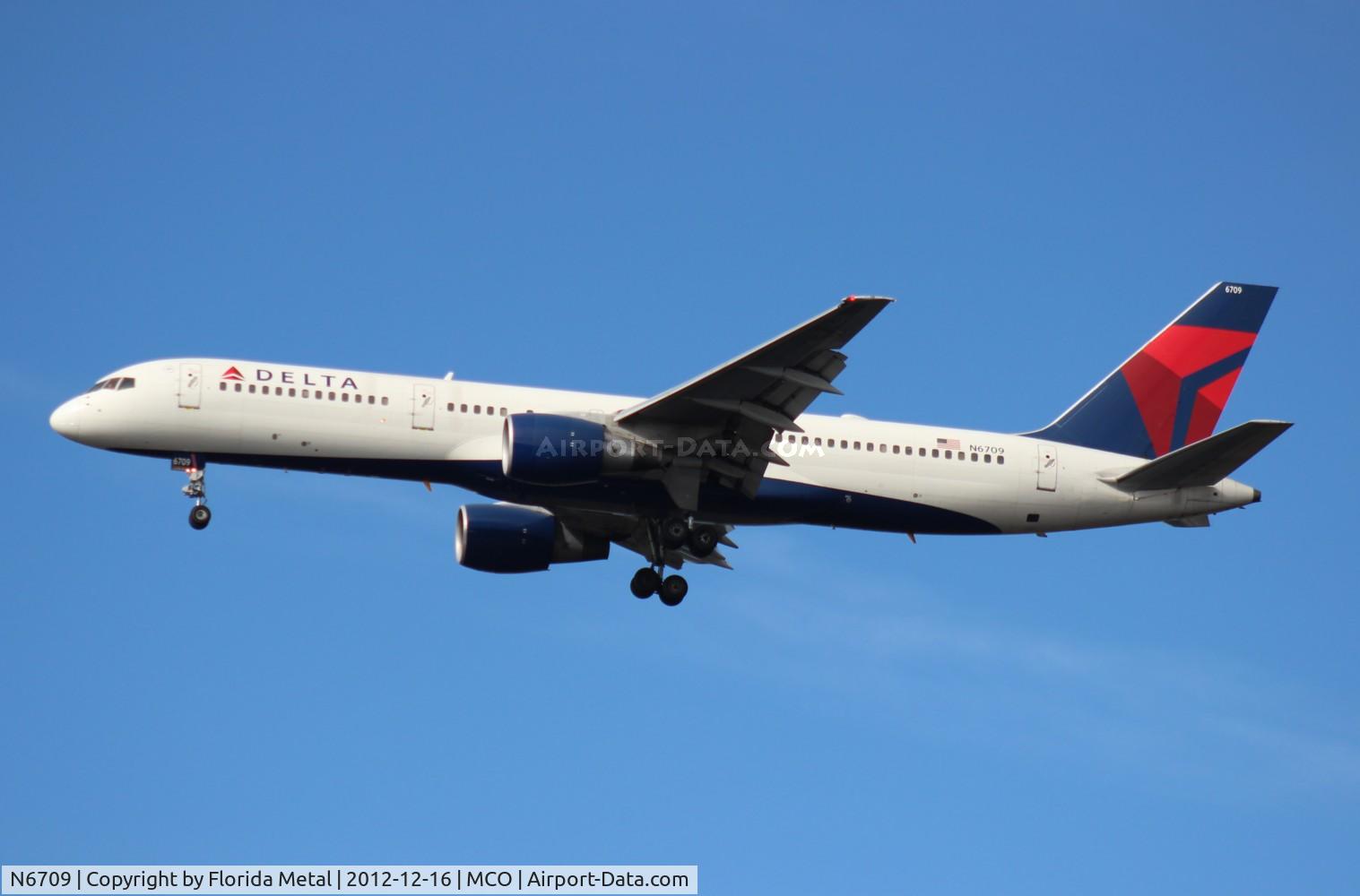 N6709, 2000 Boeing 757-232 C/N 30481, Delta 757-200