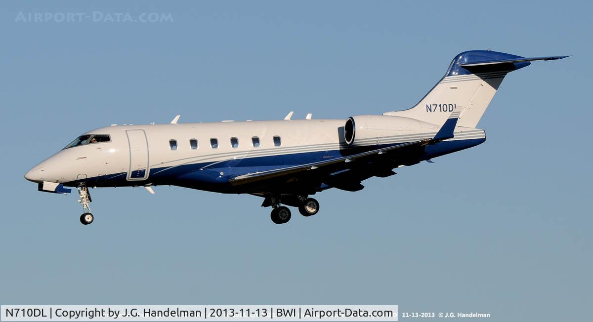 N710DL, 2009 Bombardier Challenger 300 (BD-100-1A10) C/N 20282, On final.