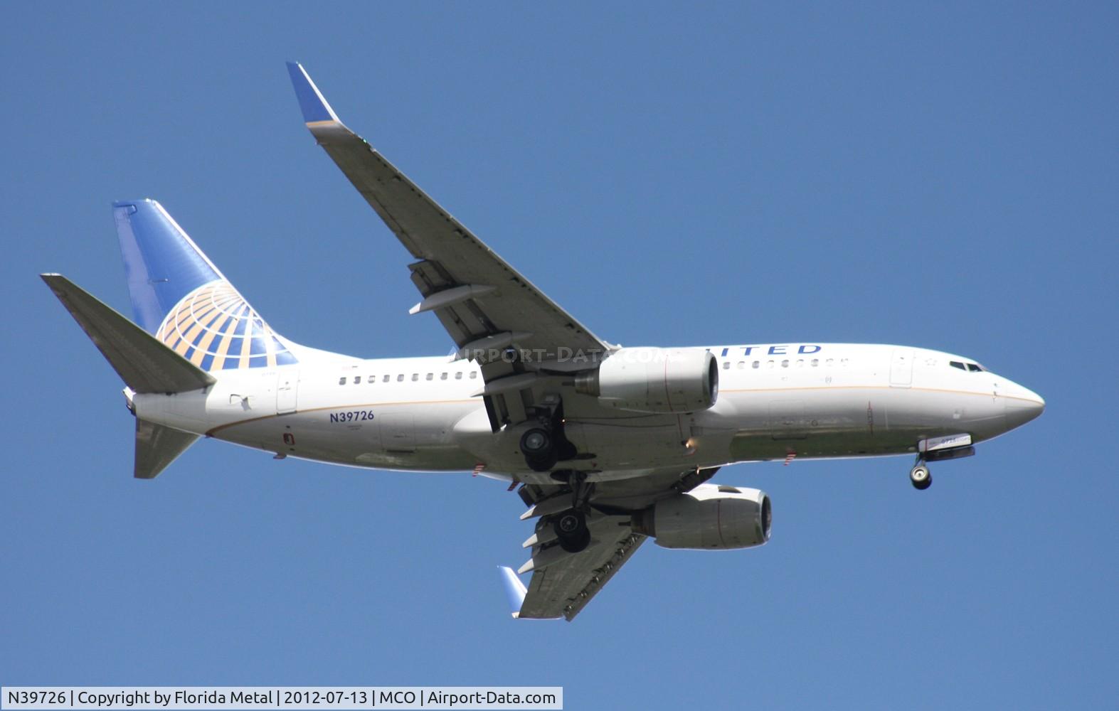 N39726, 1999 Boeing 737-724 C/N 28796, United 737-700