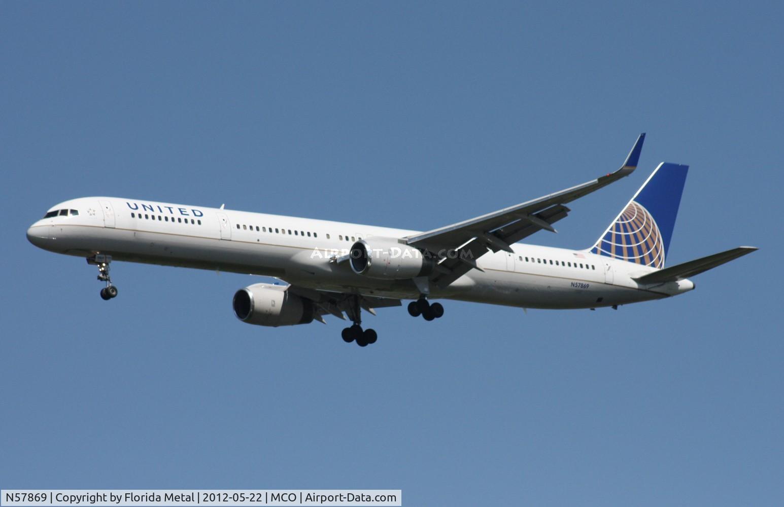 N57869, 2002 Boeing 757-33N C/N 32593, United 757-300
