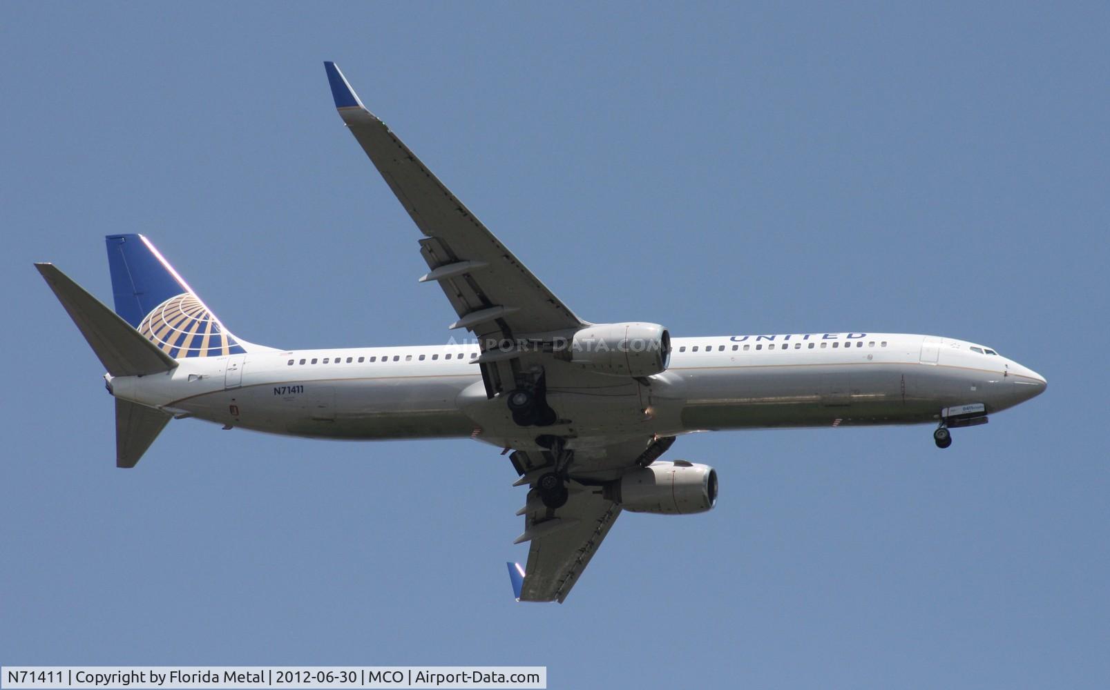 N71411, 2002 Boeing 737-924 C/N 30128, United 737-900