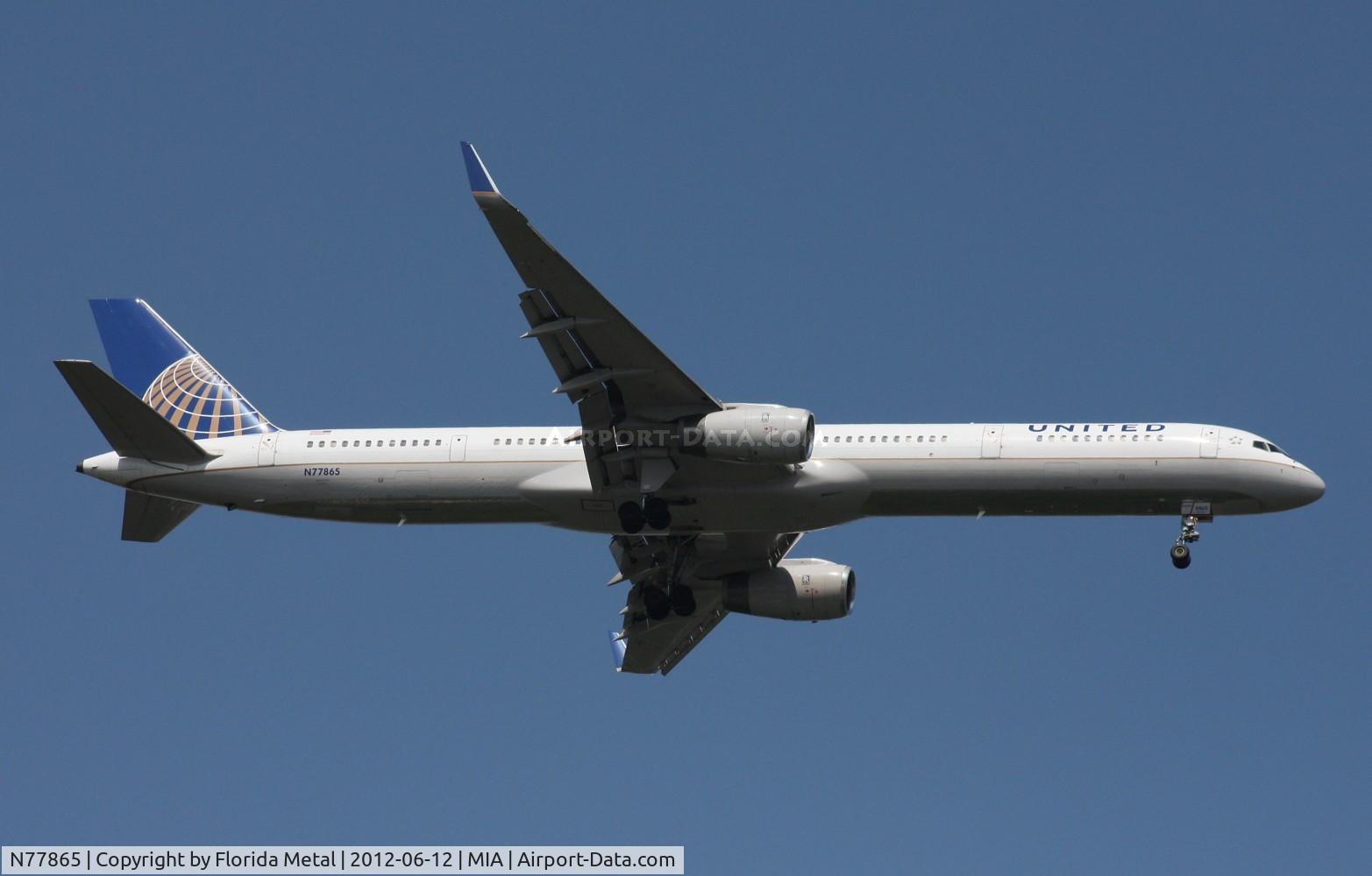 N77865, 2002 Boeing 757-33N C/N 32589, United 757-300