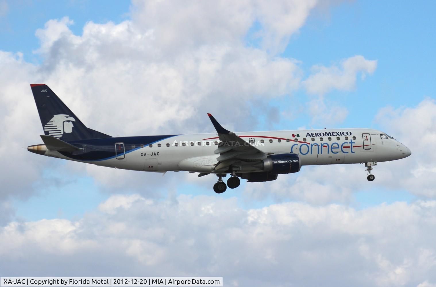 XA-JAC, 2009 Embraer 190LR (ERJ-190-100LR) C/N 19000248, Aeromexico Connect E190