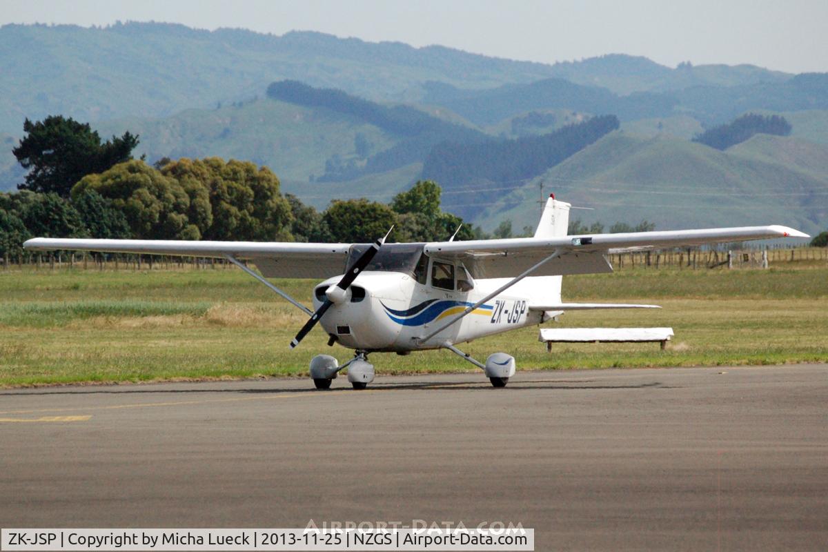 ZK-JSP, Cessna 172S C/N 172S8263, At Gisborne