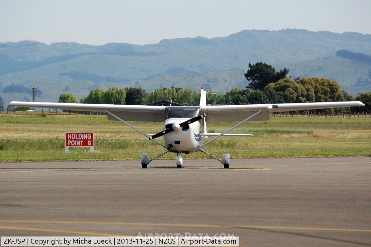ZK-JSP, Cessna 172S C/N 172S8263, At Gisborne