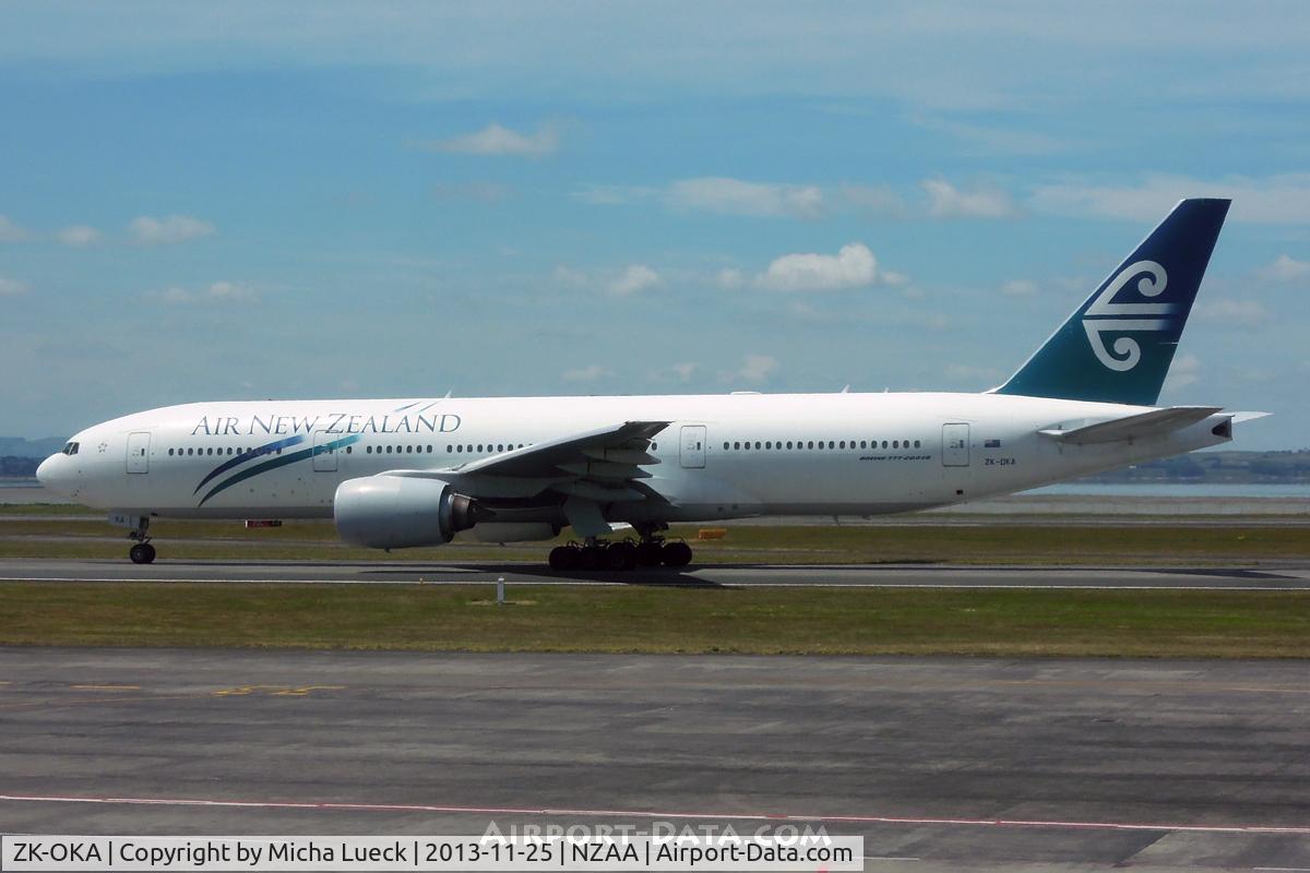 ZK-OKA, 2005 Boeing 777-219/ER C/N 29404, At Auckland