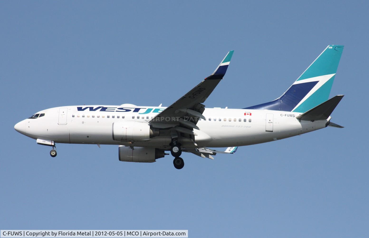 C-FUWS, 2004 Boeing 737-7CT C/N 32765, West Jet 737-700