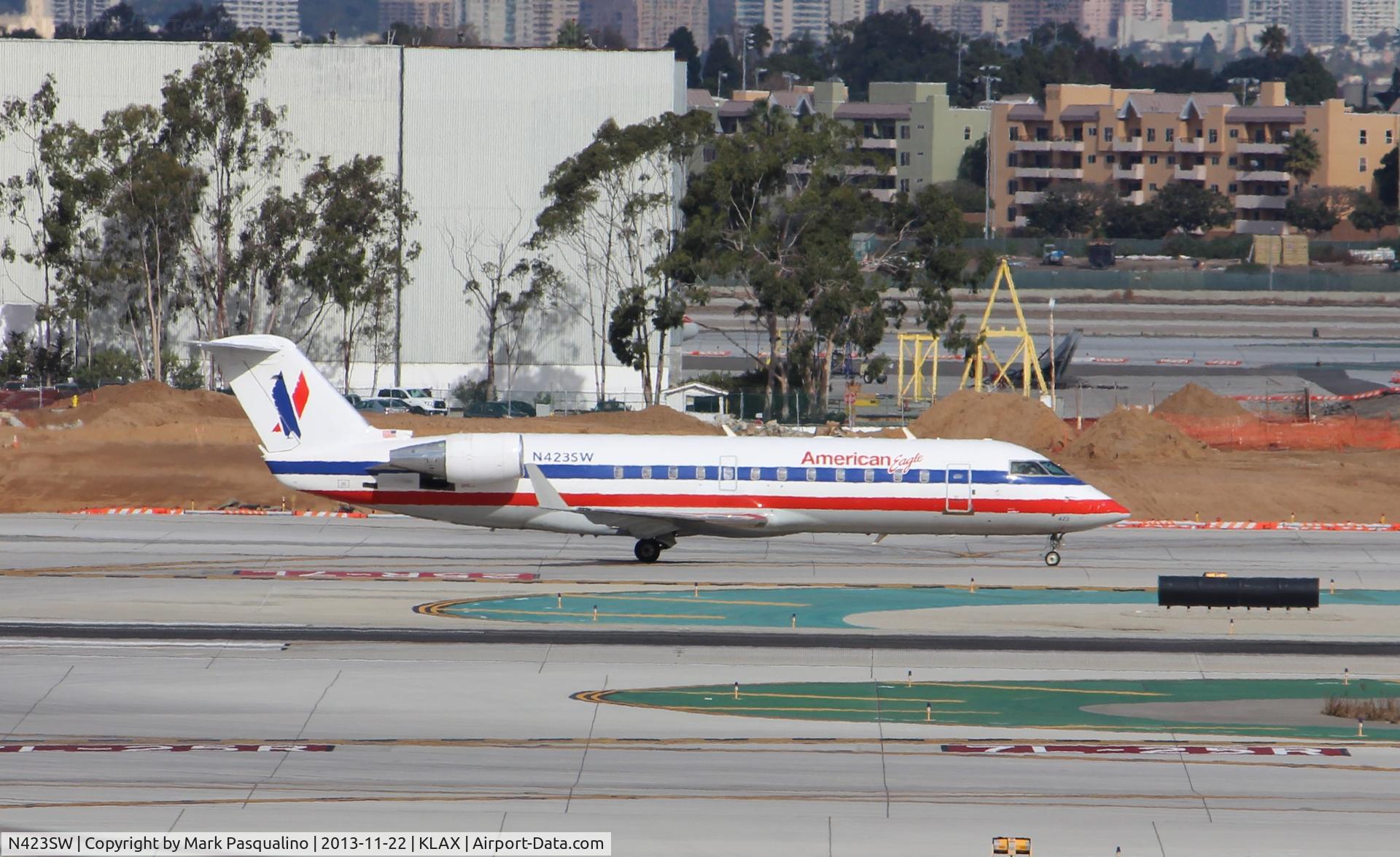 N423SW, 2000 Bombardier CRJ-200LR (CL-600-2B19) C/N 7456, CL-600-2B19