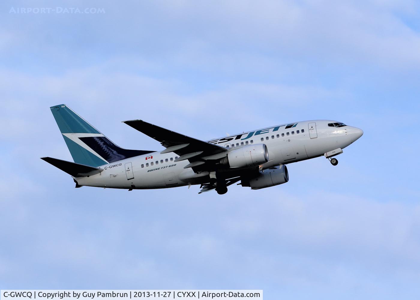 C-GWCQ, 2006 Boeing 737-6CT C/N 35111, Taking off for Edmonton