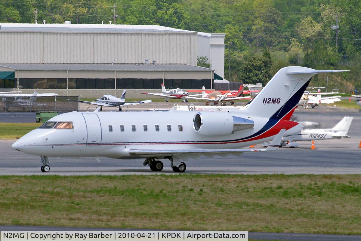 N2MG, 2006 Bombardier Challenger 605 (CL-600-2B16) C/N 5701, Canadair CL.605 Challenger [5701] Atlanta-Dekalb Peachtree~N 21/04/2010