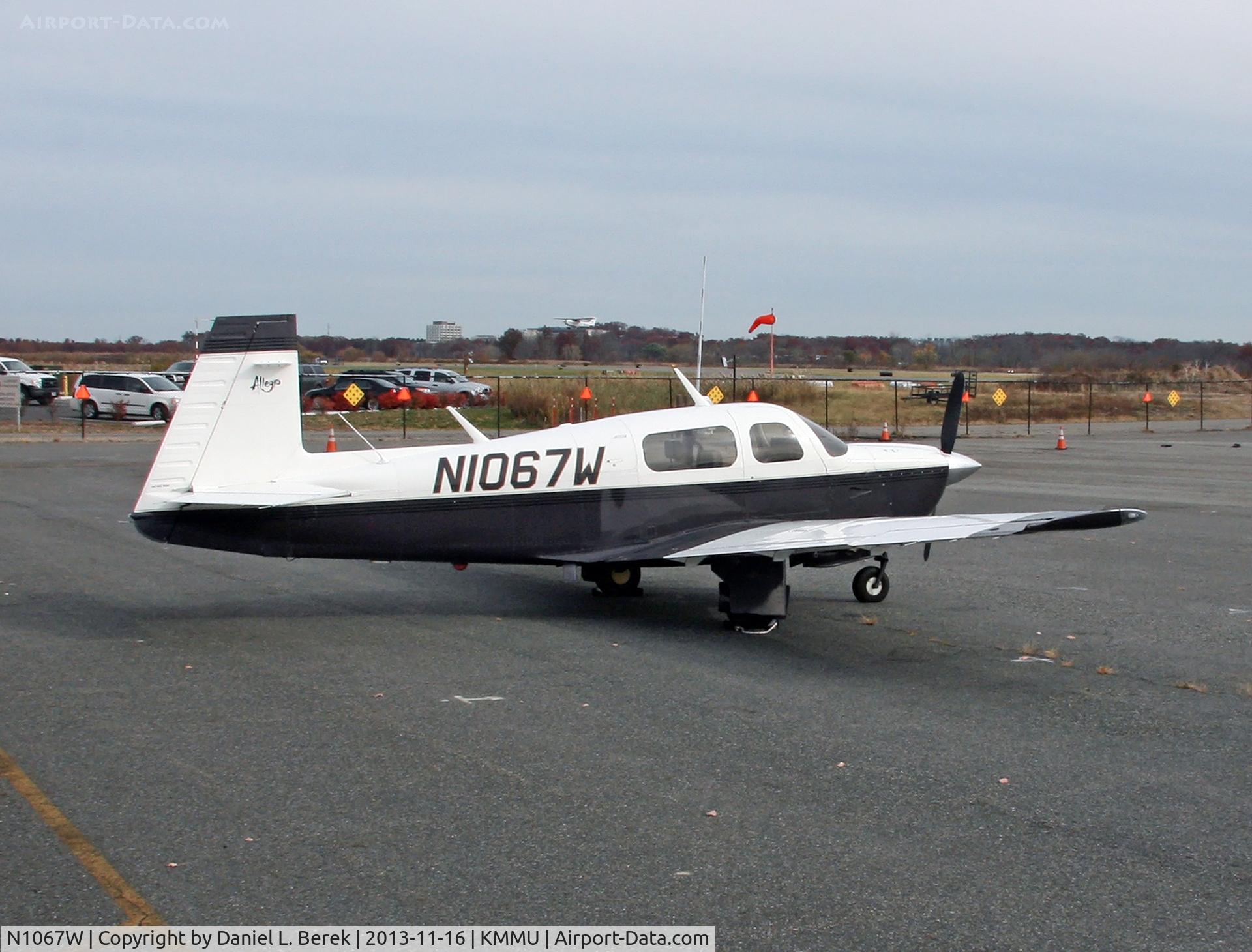 N1067W, 1998 Mooney M20J 201 C/N 24-3415, Nice corporate Mooney came to New Jersey from Tennessee.