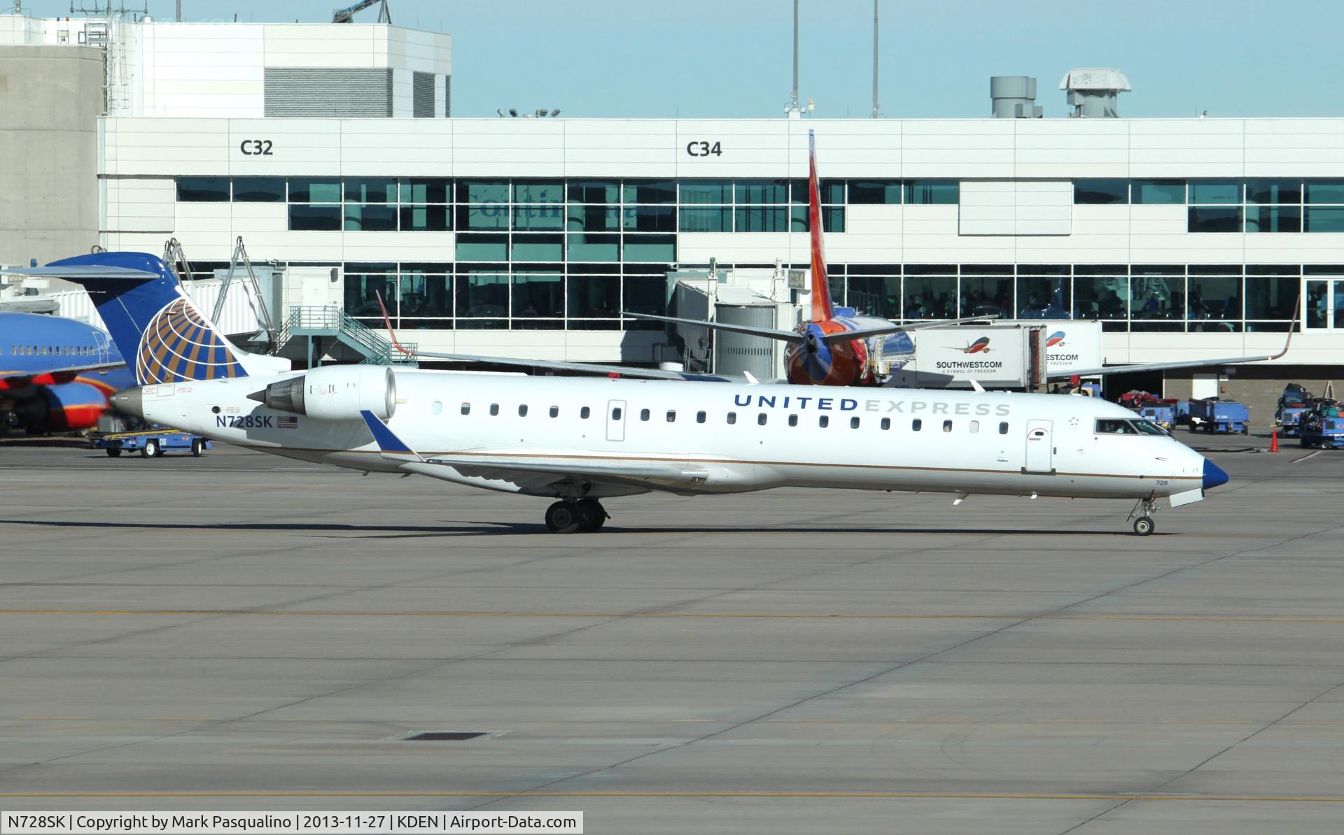 N728SK, 2005 Bombardier CRJ-701 (CL-600-2C10) Regional Jet C/N 10192, CL-600-2C10