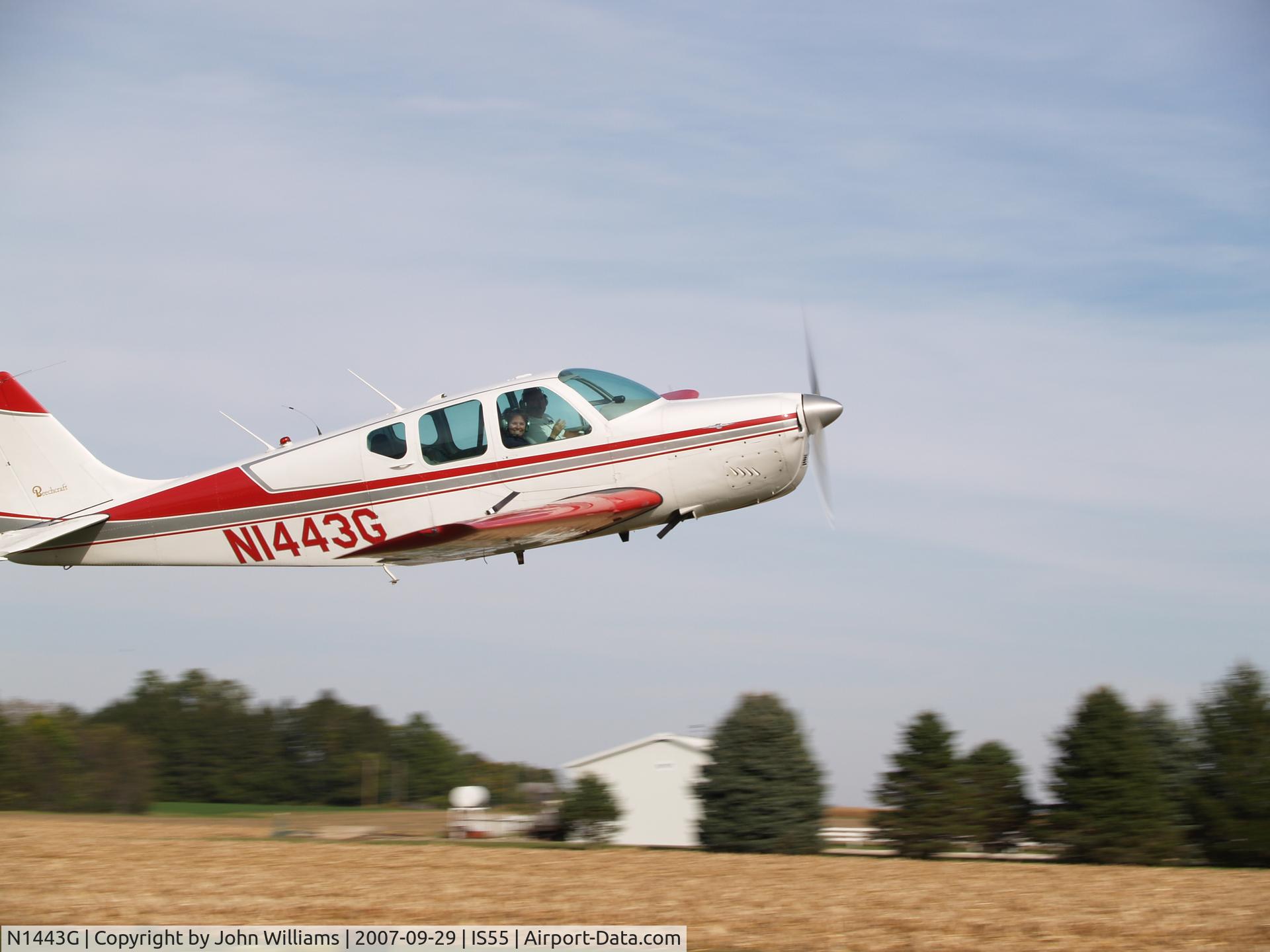 N1443G, 1962 Beech 35-B33 Debonair C/N CD-518, Morton fly-in 2007.