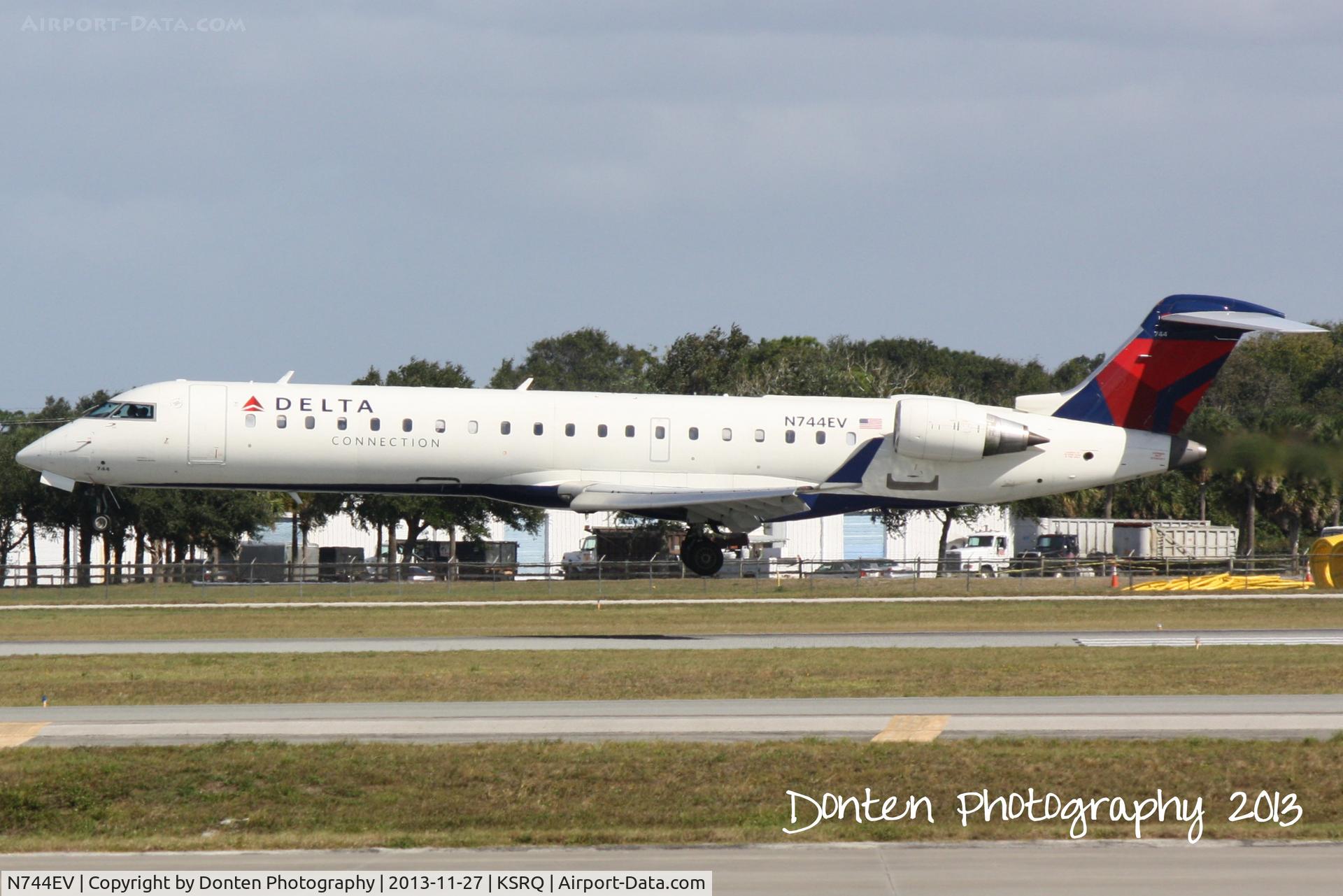 N744EV, 2004 Canadair CRJ-700 (CL-600-2C10) Regional Jet C/N 10157, Delta Flight 4935 operated by ExpressJet (N744EV) arrives at Sarasota-Bradenton International Airport following a flight from Laguardia Airport