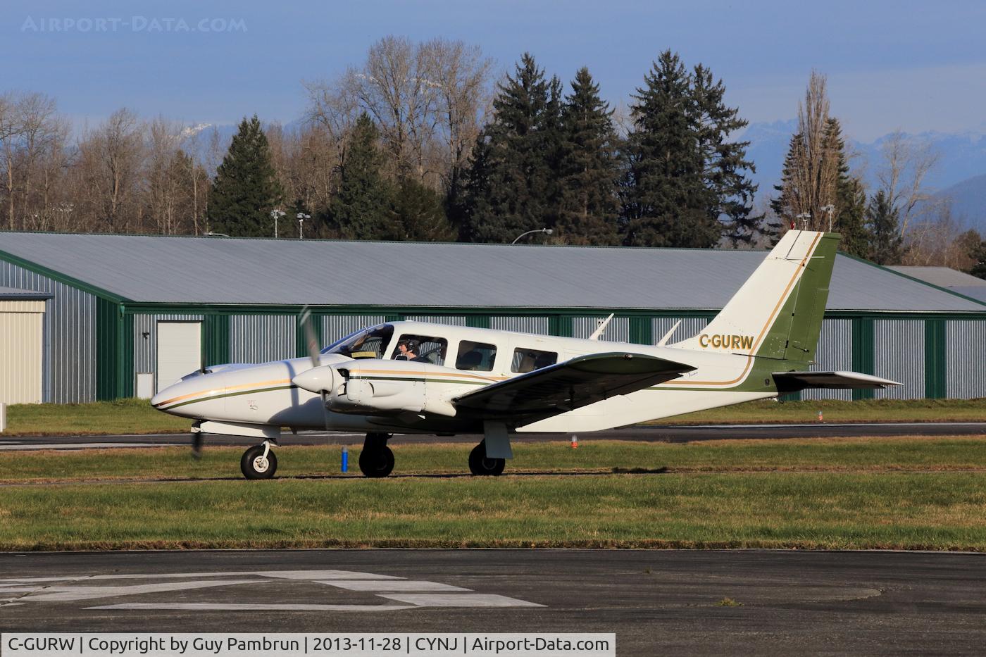C-GURW, 1974 Piper PA-34-200 Seneca C/N 34-7450156, Line up and wait