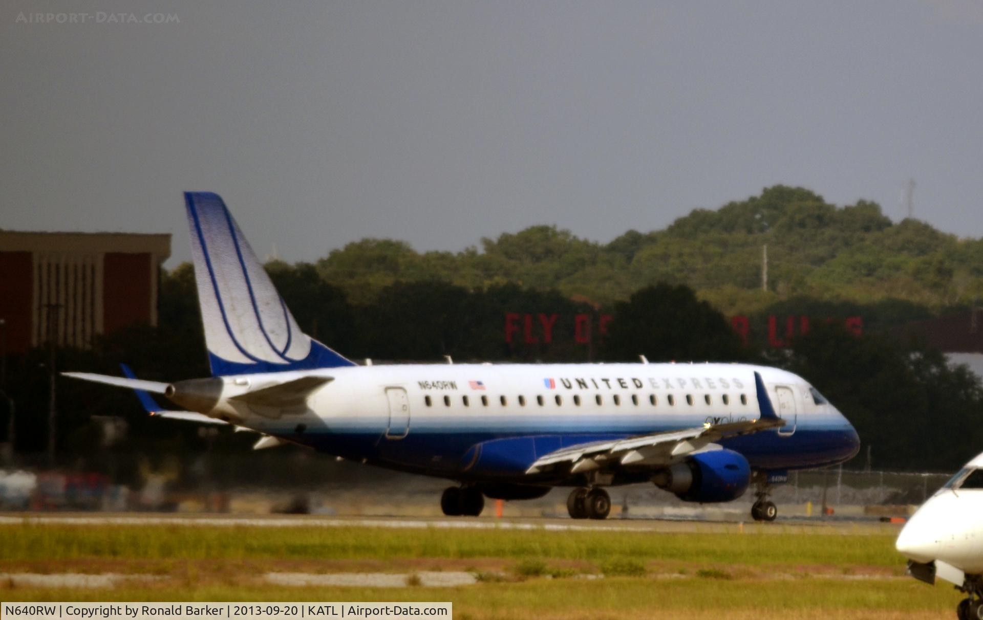 N640RW, 2004 Embraer 170SE (ERJ-170-100SE) C/N 17000058, Takeoff Atlanta