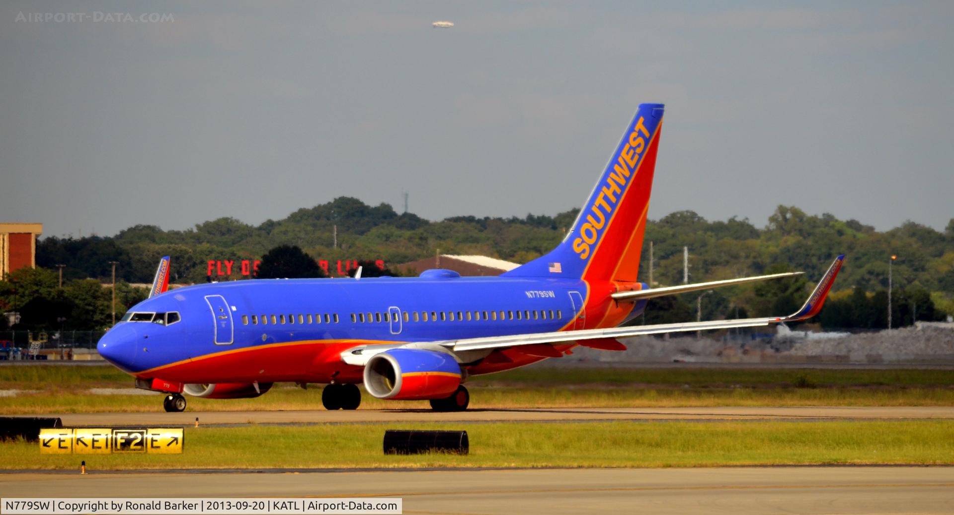 N779SW, 2000 Boeing 737-7H4 C/N 27884, Taxi Atlanta