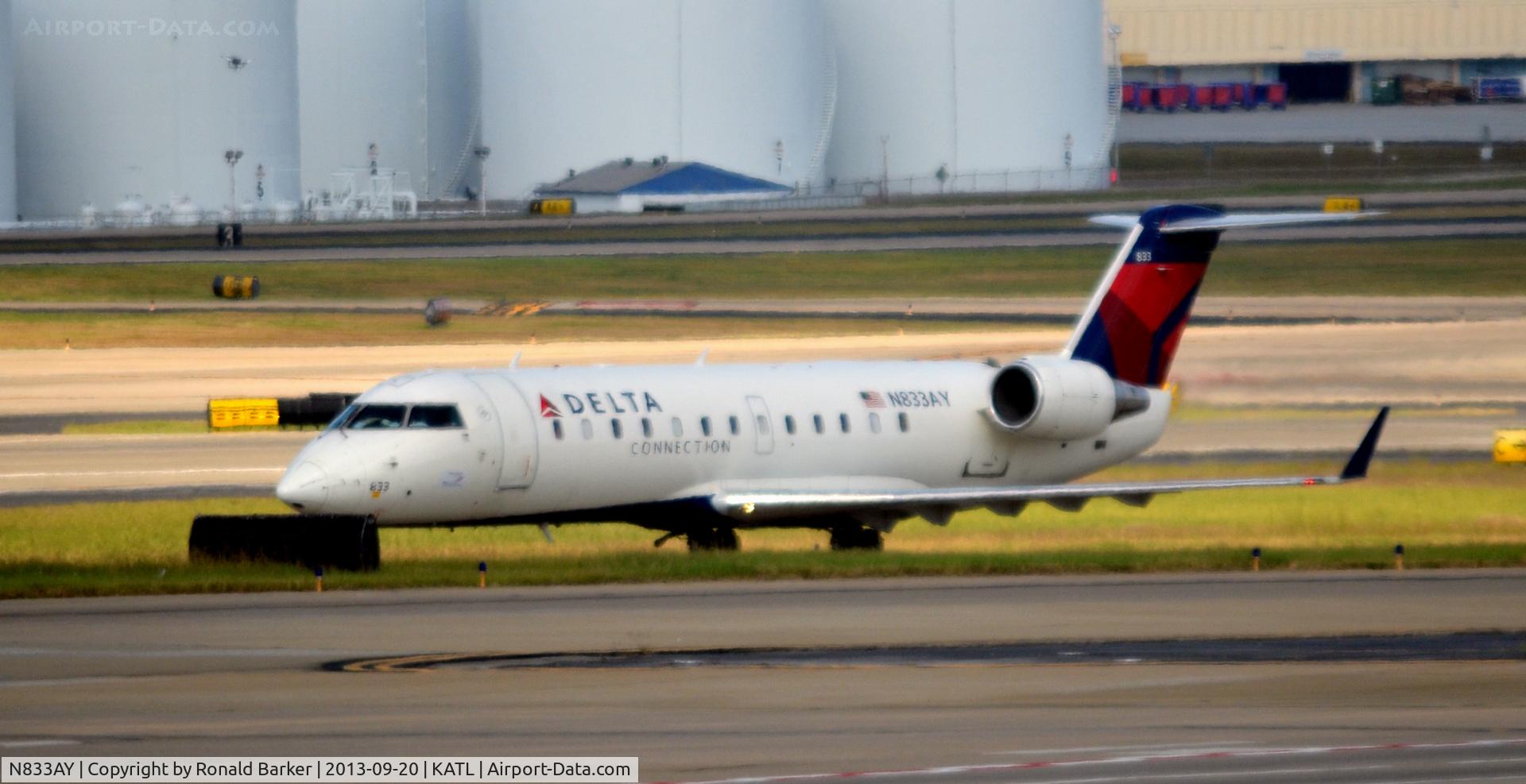 N833AY, 2005 Bombardier CRJ-200LR (CL-600-2B19) C/N 8033, Taxi Atlanta