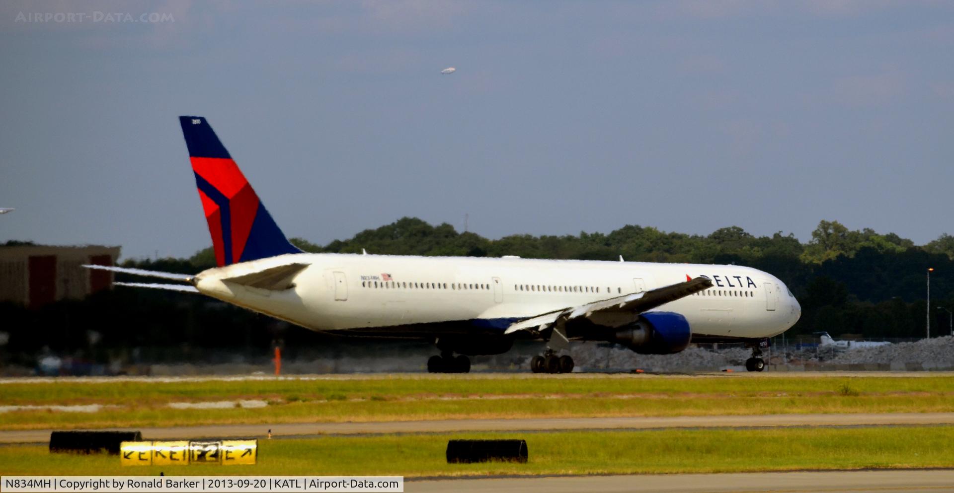 N834MH, 2000 Boeing 767-432/ER C/N 29707, Takeoff Atlanta