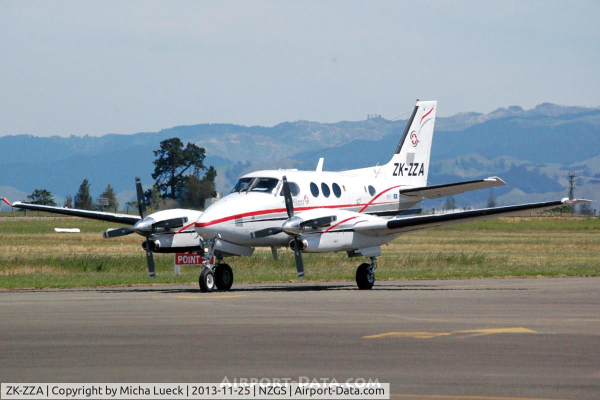 ZK-ZZA, 1995 Beech C90A King Air C/N LJ-1407, At Gisborne