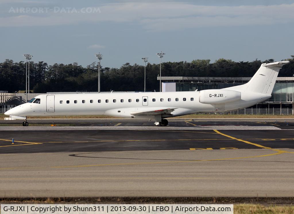 G-RJXI, 2001 Embraer EMB-145EP (ERJ-145EP) C/N 145454, Ready for take off rwy 14L in all white c/s now...