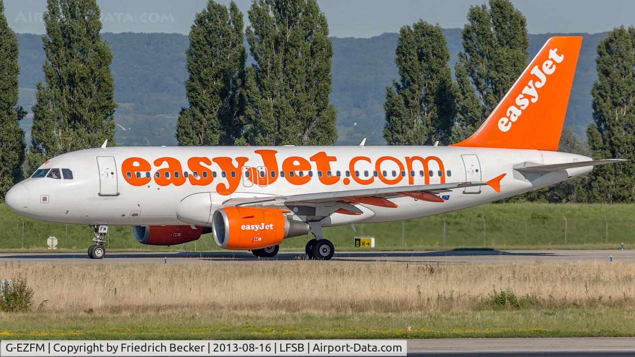 G-EZFM, 2009 Airbus A319-111 C/N 4069, taxying to the active
