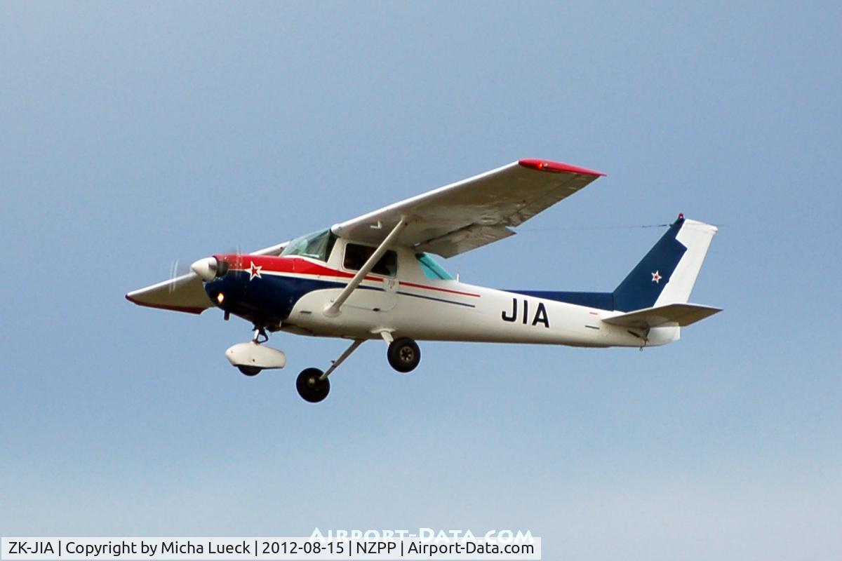 ZK-JIA, Cessna 152 C/N 15280726, At Paraparaumu