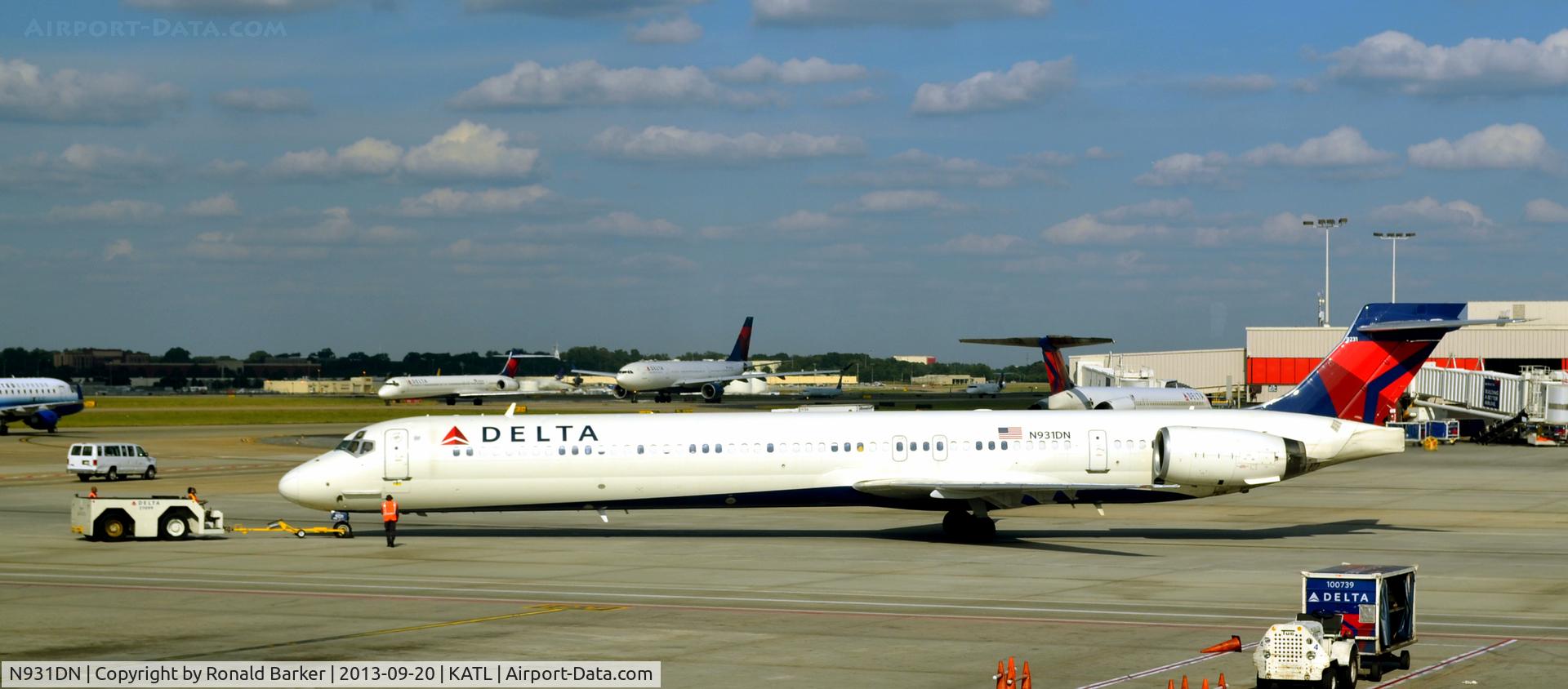 N931DN, 1997 McDonnell Douglas MD-90-30 C/N 53544, Taxi Atlanta