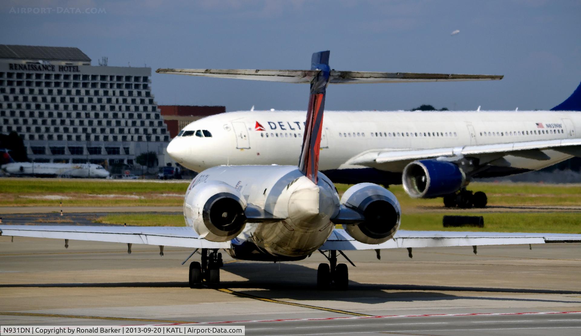 N931DN, 1997 McDonnell Douglas MD-90-30 C/N 53544, Taxi Atlanta