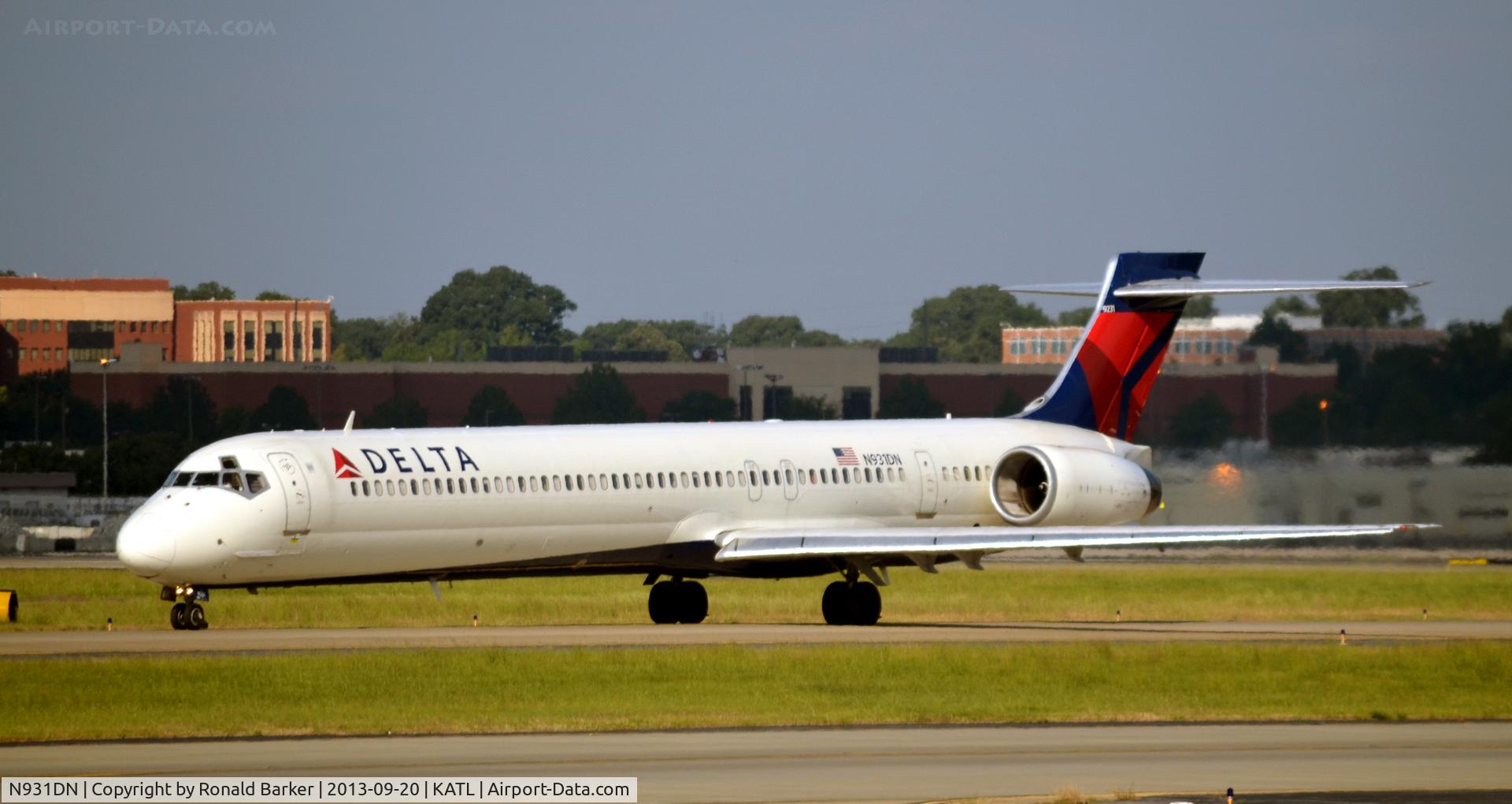 N931DN, 1997 McDonnell Douglas MD-90-30 C/N 53544, Taxi Atlanta