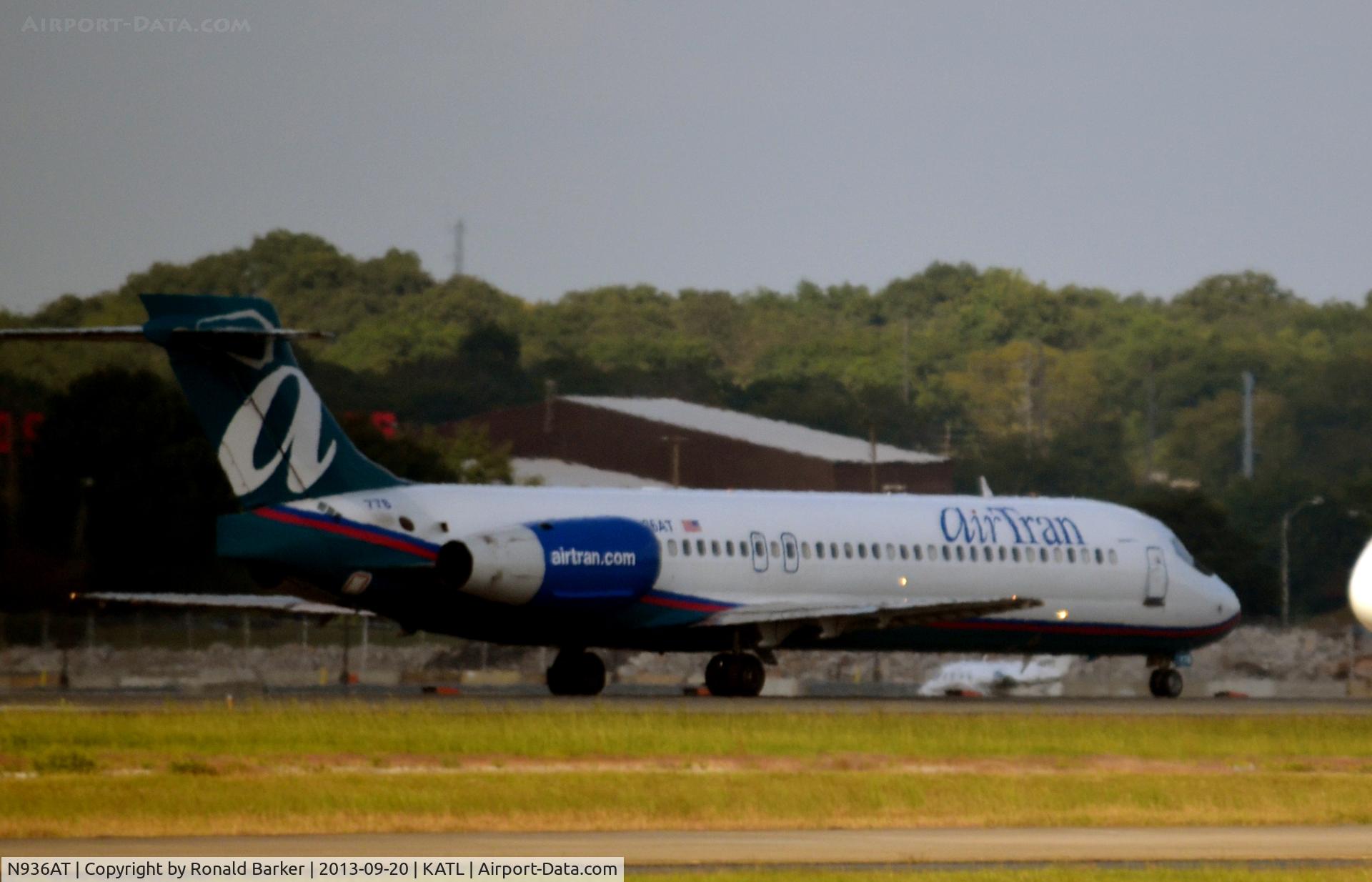 N936AT, 1999 Boeing 717-200 C/N 55058, Takeoff Atlanta