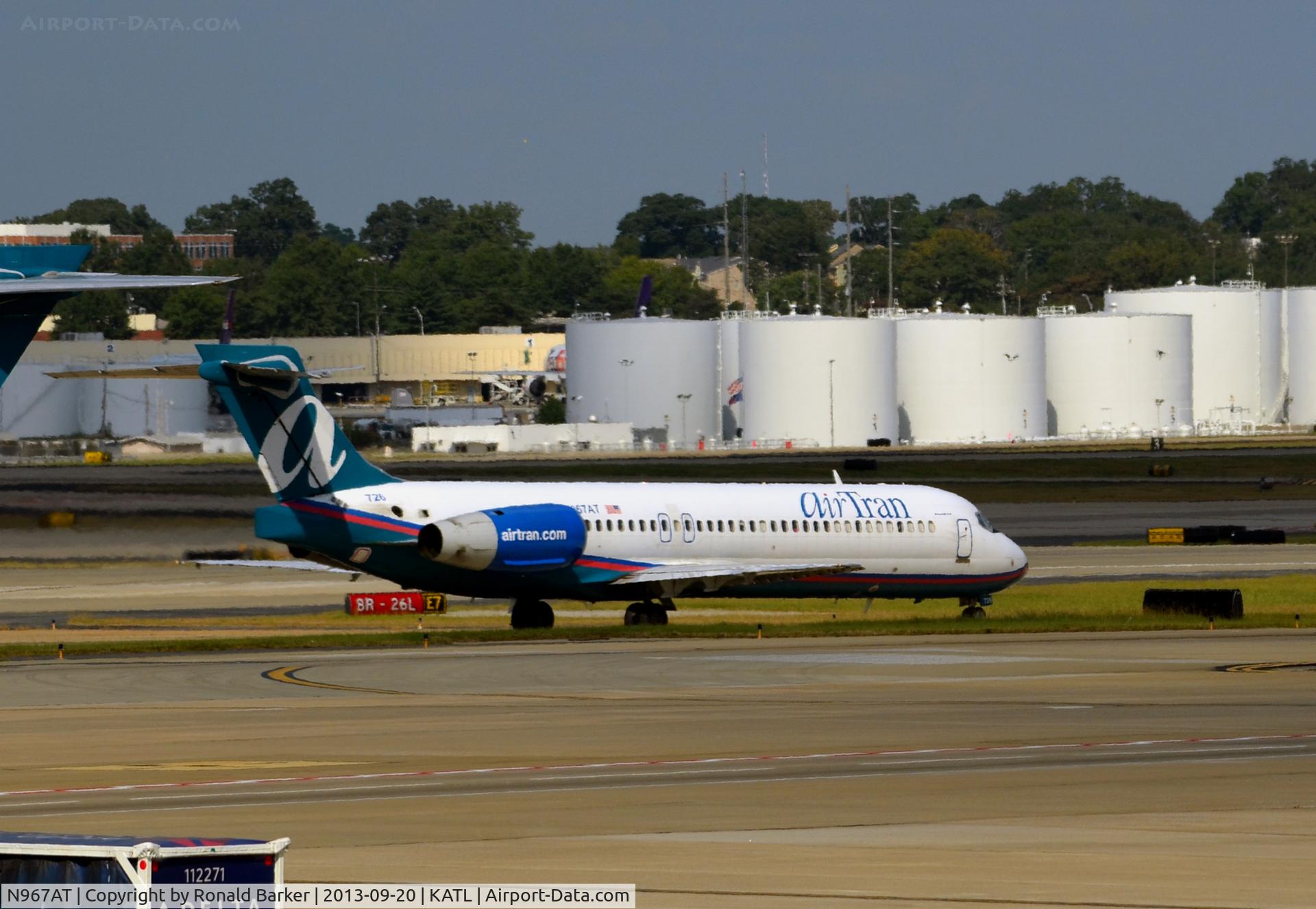 N967AT, 2001 Boeing 717-200 C/N 55028, Taxi Atlanta