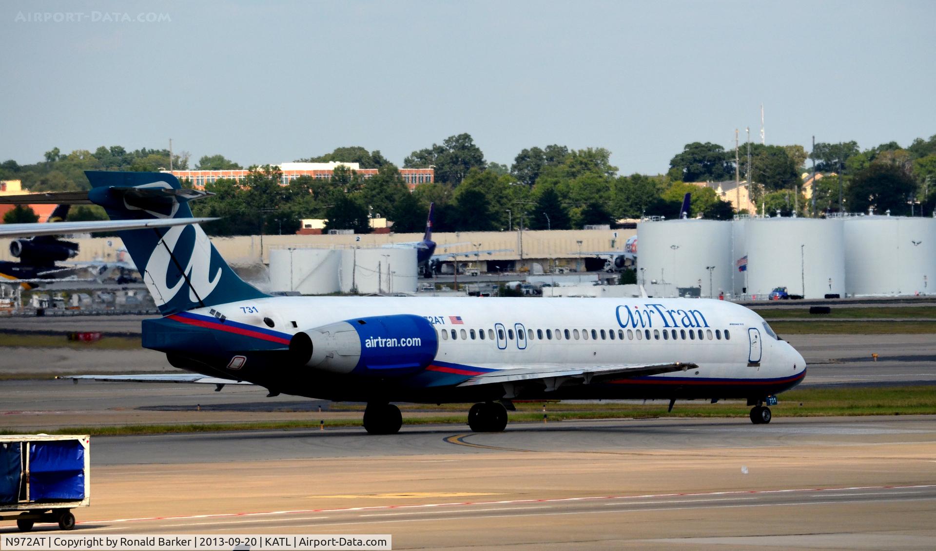N972AT, 2001 Boeing 717-200 C/N 55033, Taxi Atlanta