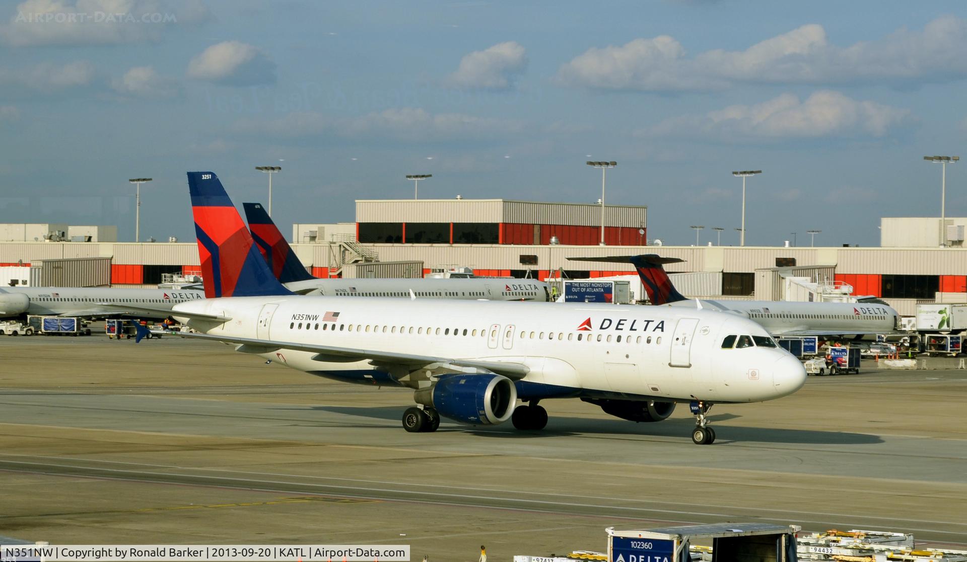 N351NW, 1997 Airbus A320-212 C/N 766, Taxi Atlanta