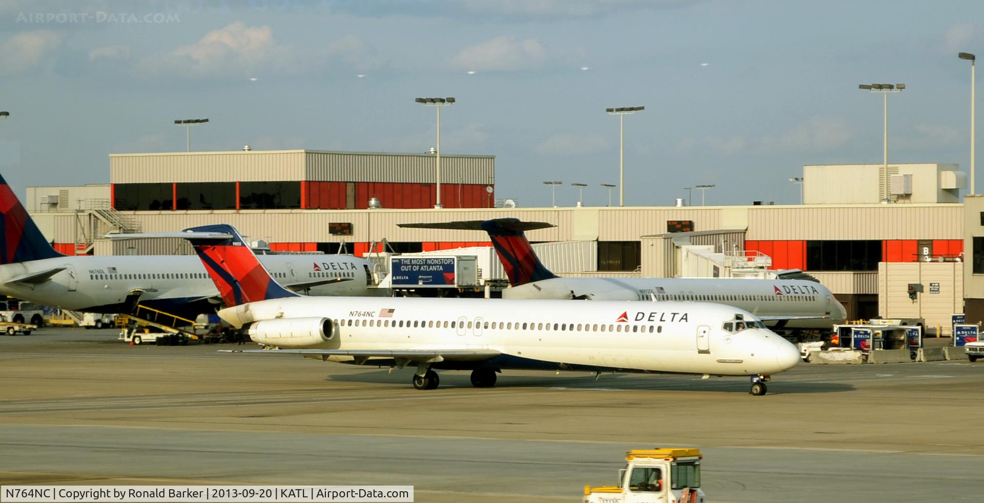 N764NC, 1976 Douglas DC-9-51 C/N 47717, Taxi Atlanta