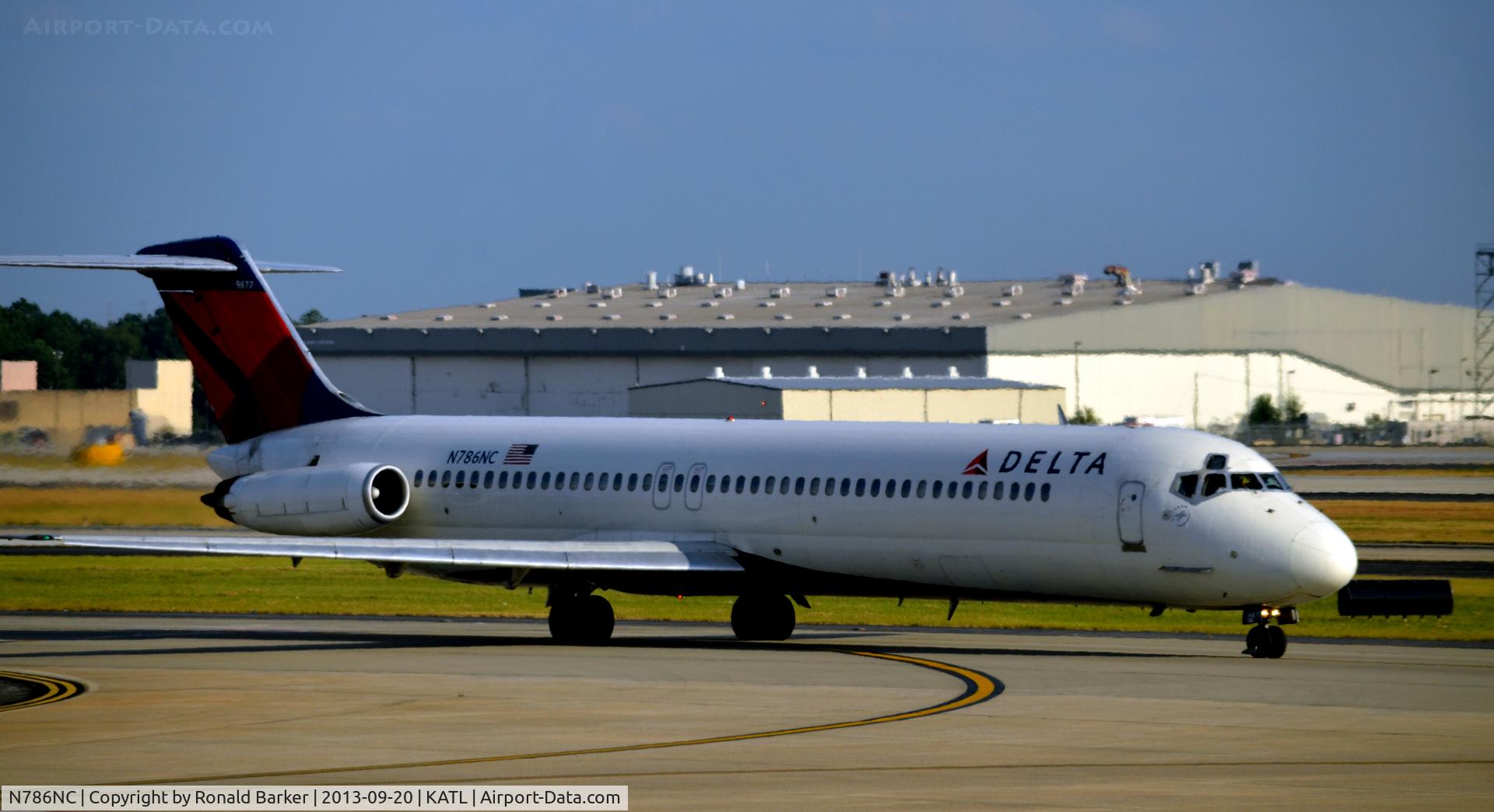N786NC, 1980 McDonnell Douglas DC-9-51 C/N 48148, Taxi Atlanta