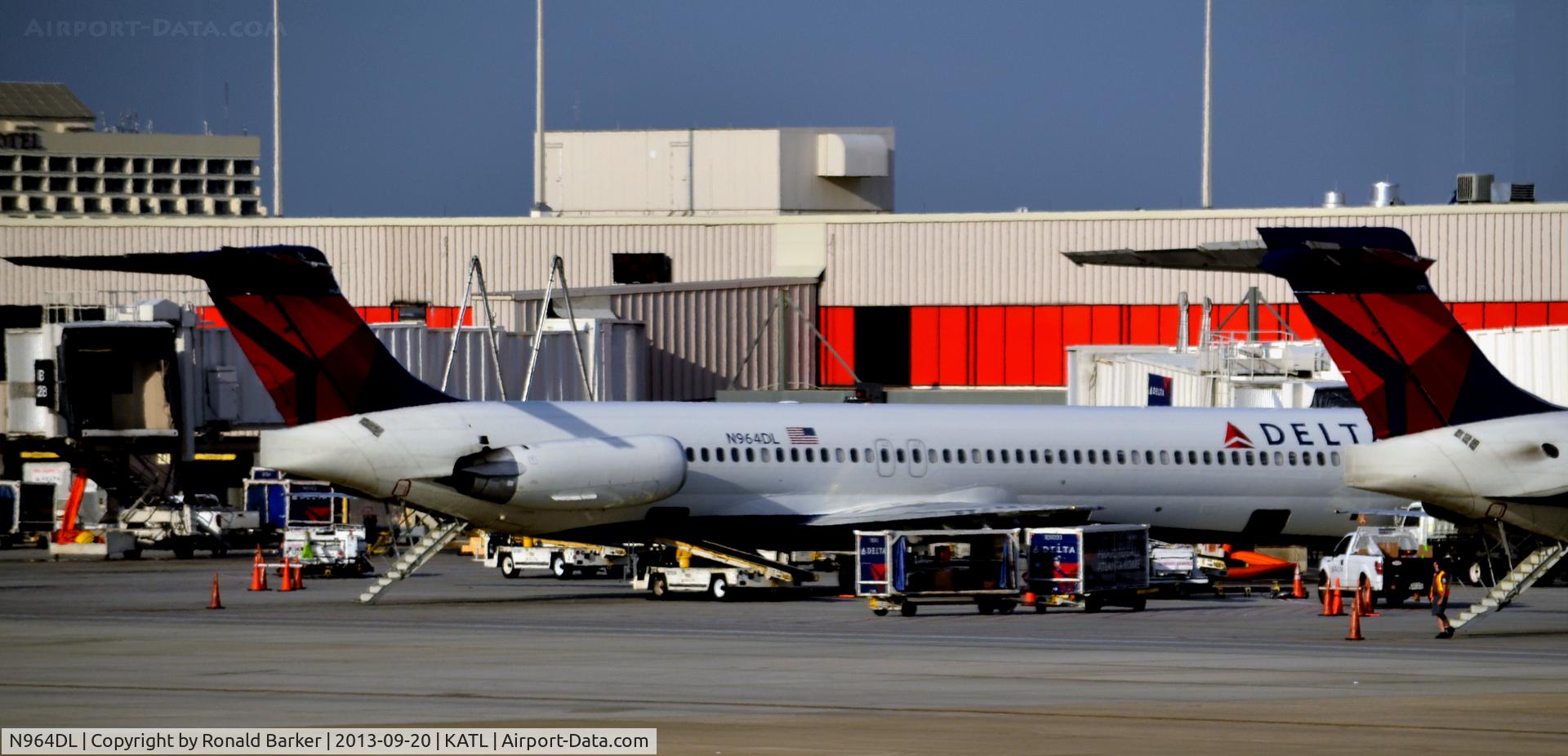 N964DL, 1990 McDonnell Douglas MD-88 C/N 49983, Atlanta