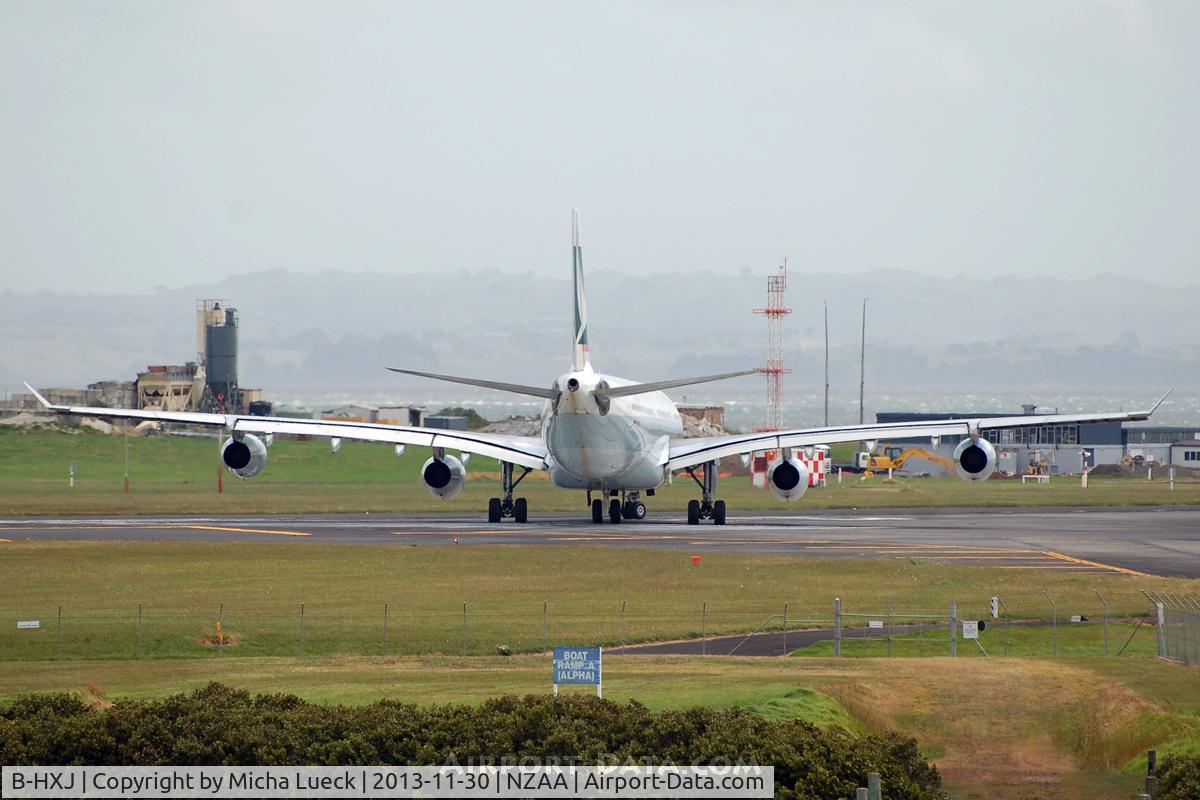 B-HXJ, Airbus A340-313 C/N 227, At Auckland