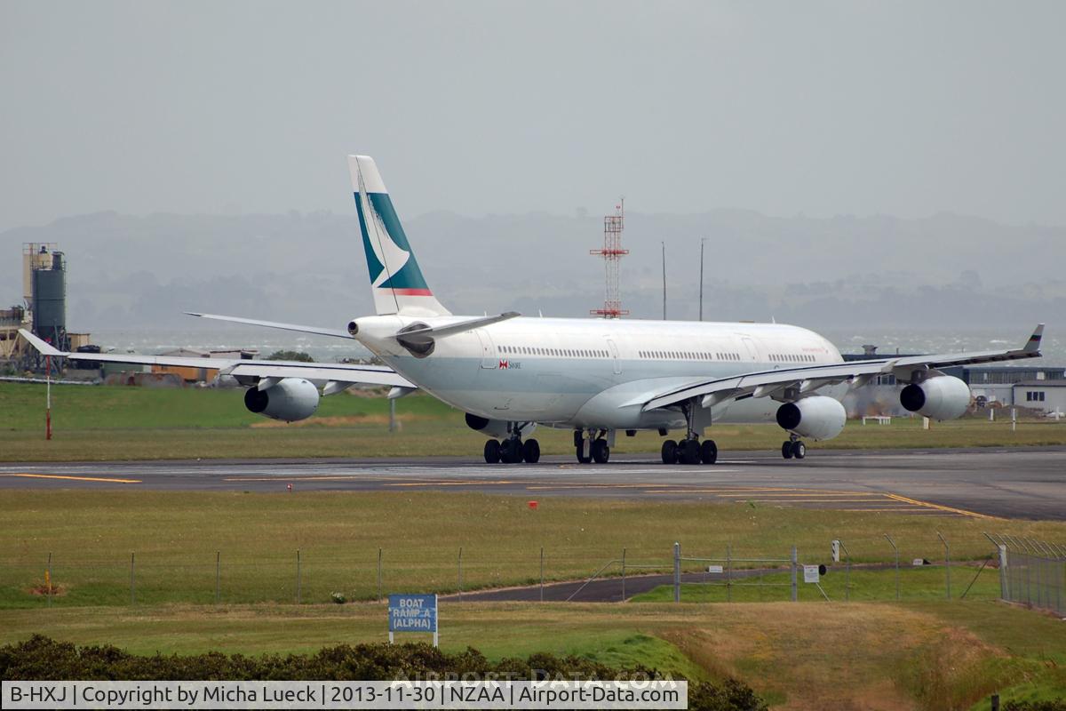 B-HXJ, Airbus A340-313 C/N 227, At Auckland