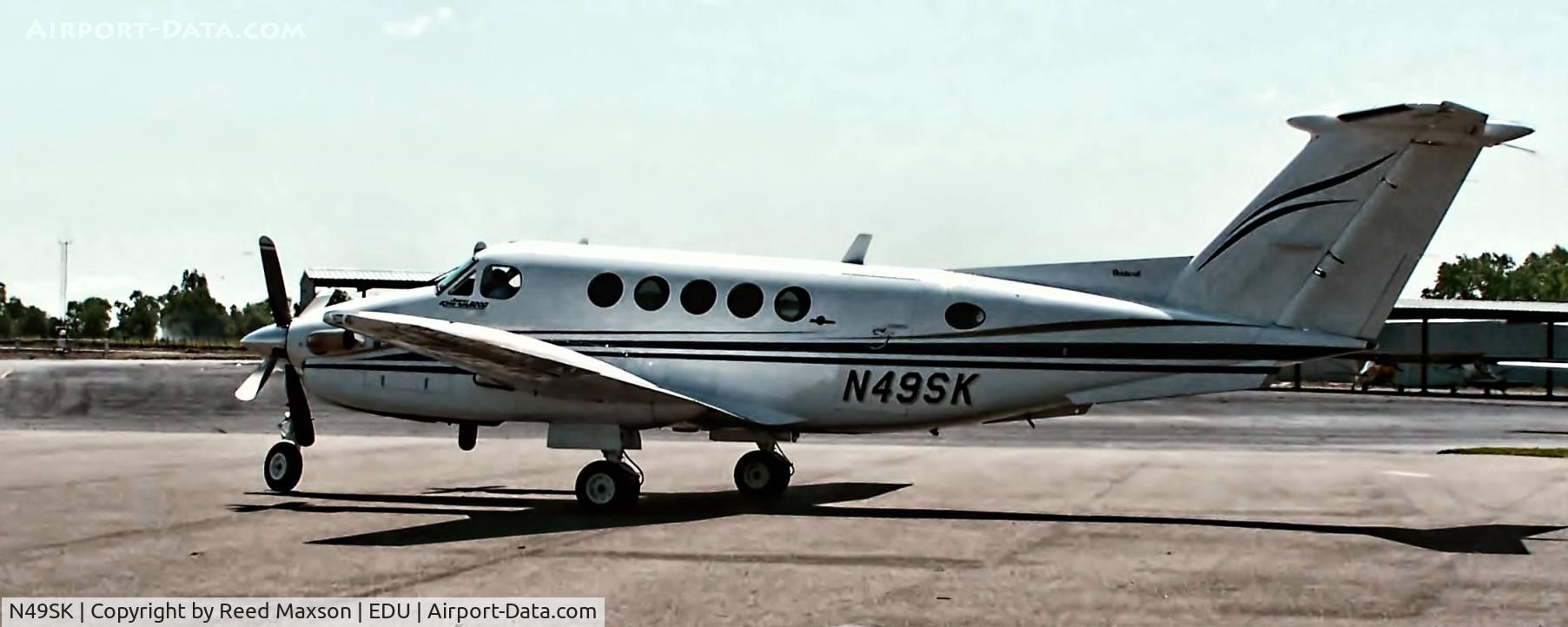 N49SK, 1982 Beech B200 King Air C/N BB-1090, On tarmac at EDU
