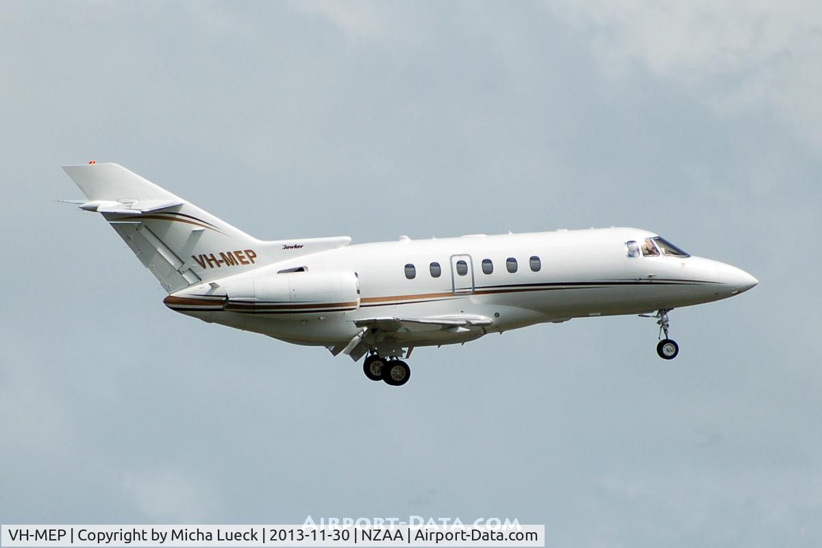 VH-MEP, 2005 Raytheon Hawker 800XP C/N 258712, At Auckland