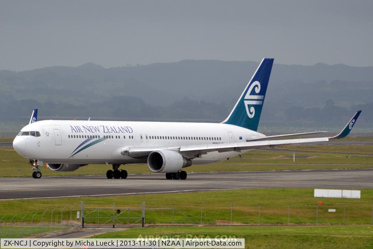 ZK-NCJ, 1995 Boeing 767-319/ER C/N 26915, At Auckland